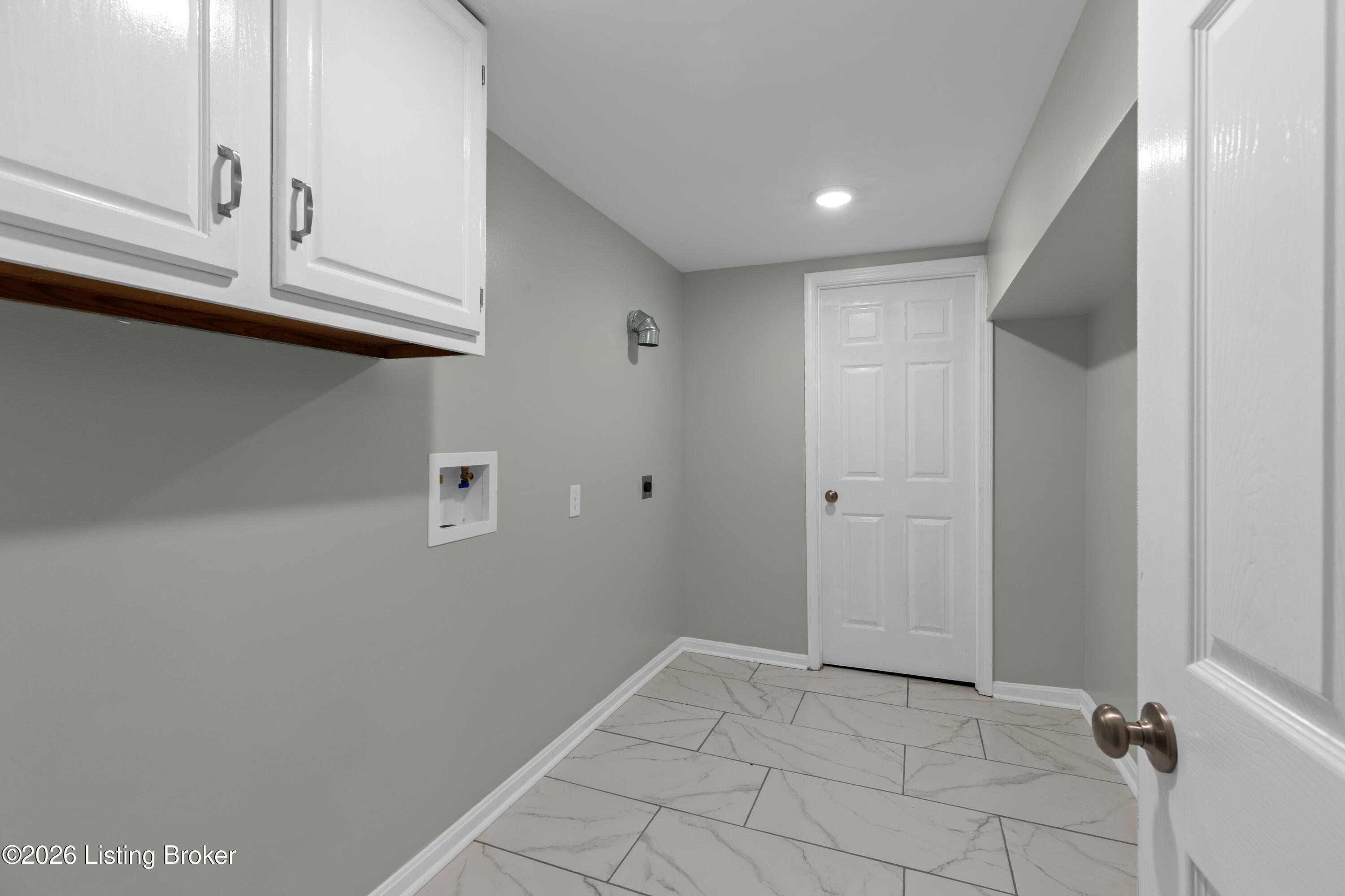 1402 Cloverhills Dr Property Photo 25