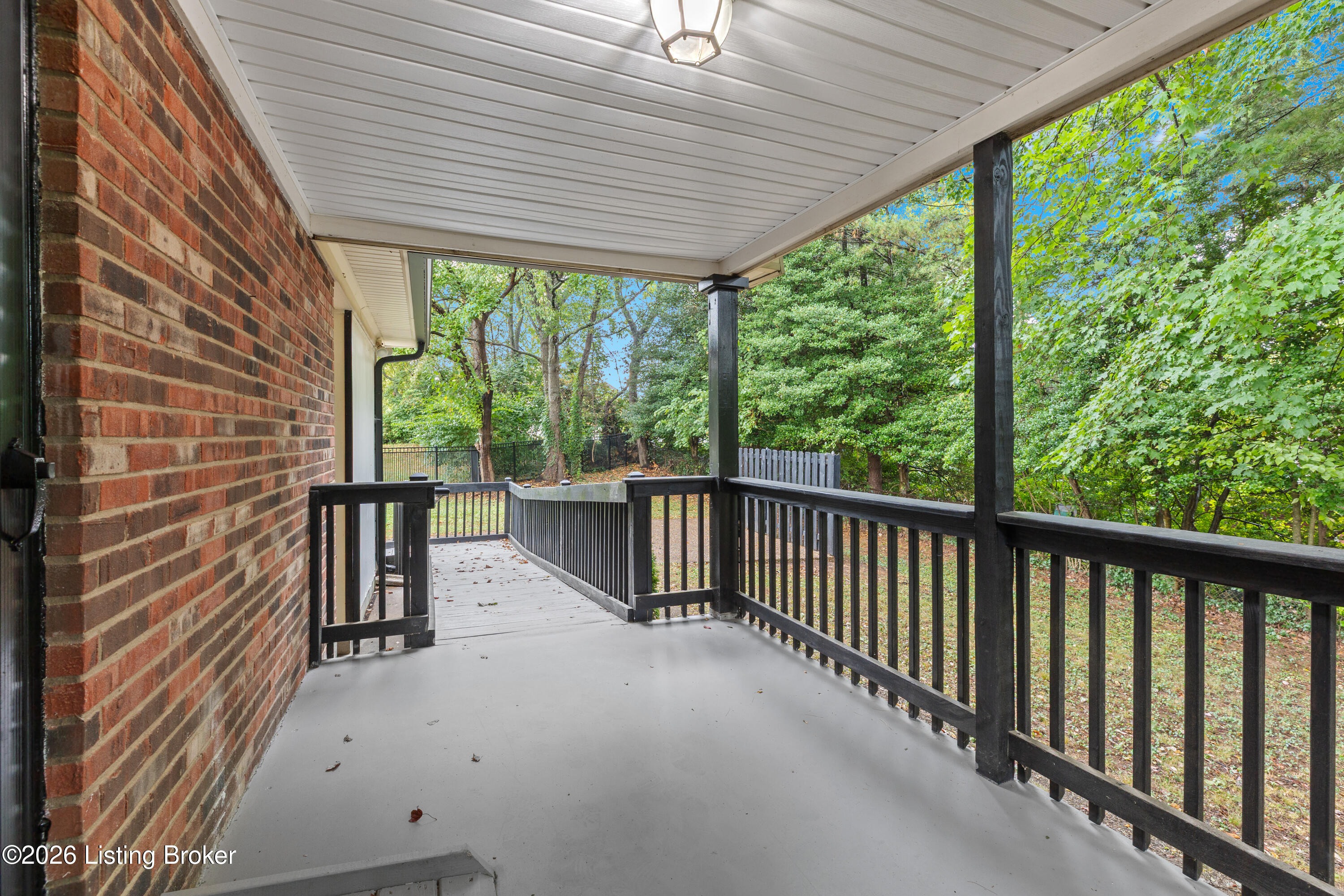 1402 Cloverhills Dr Property Photo 33