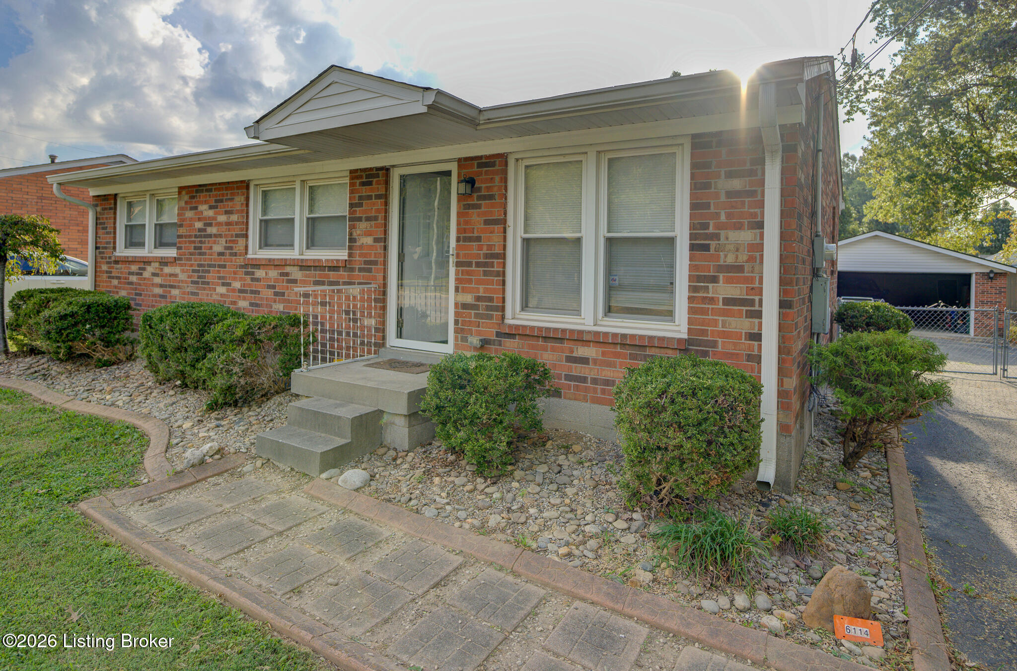 6114 Cooper Chapel Rd Property Photo 3