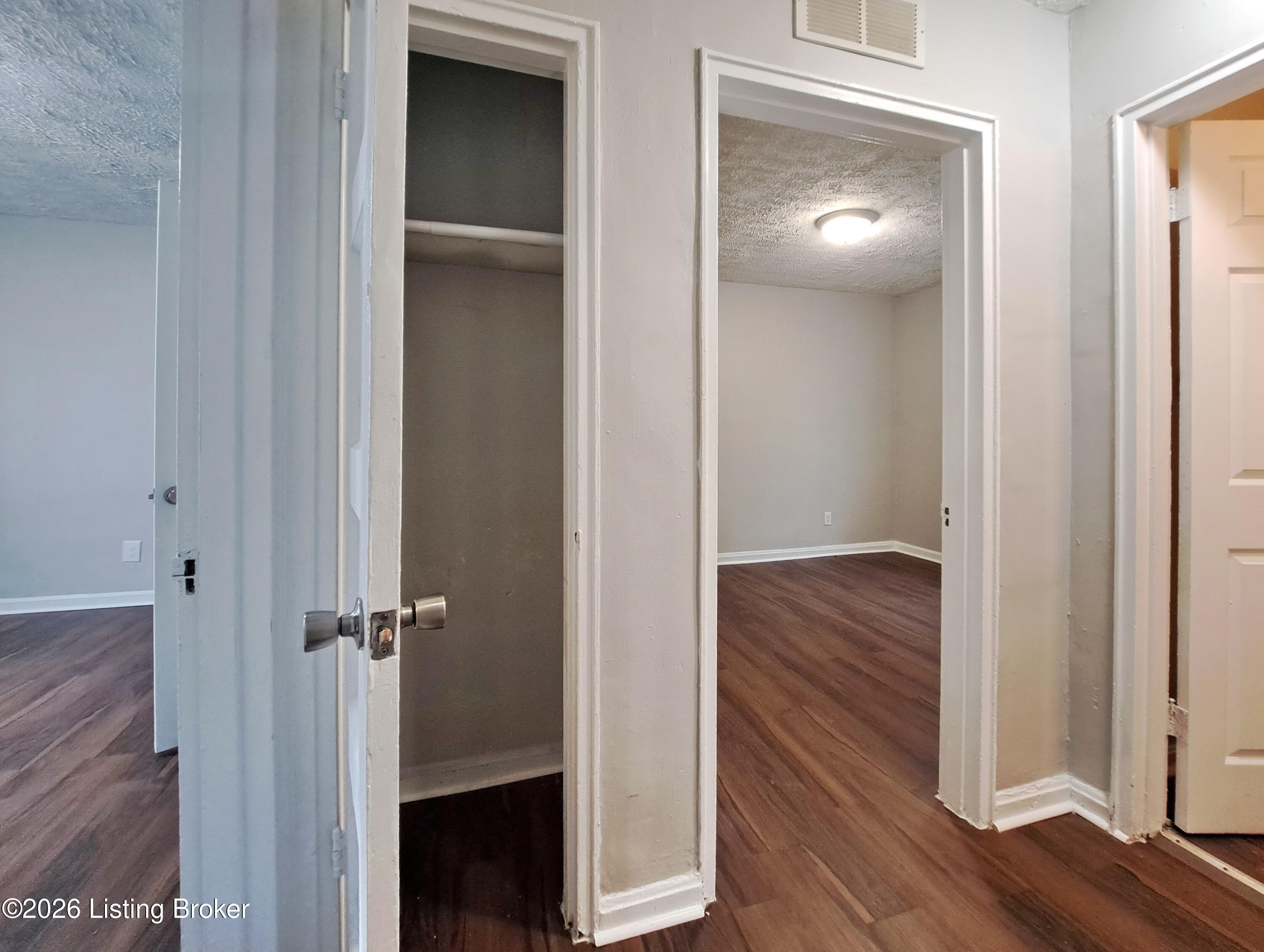 3511 Manslick Rd Property Photo 6