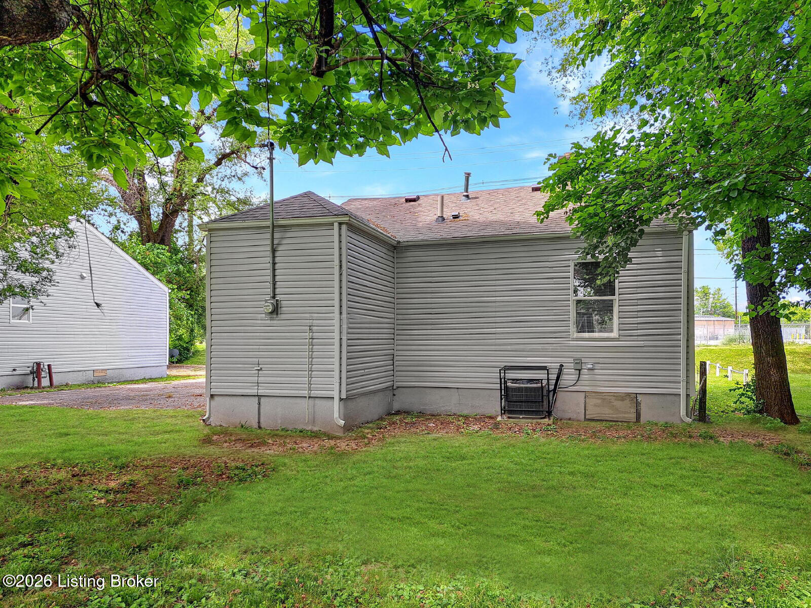 3511 Manslick Rd Property Photo 10