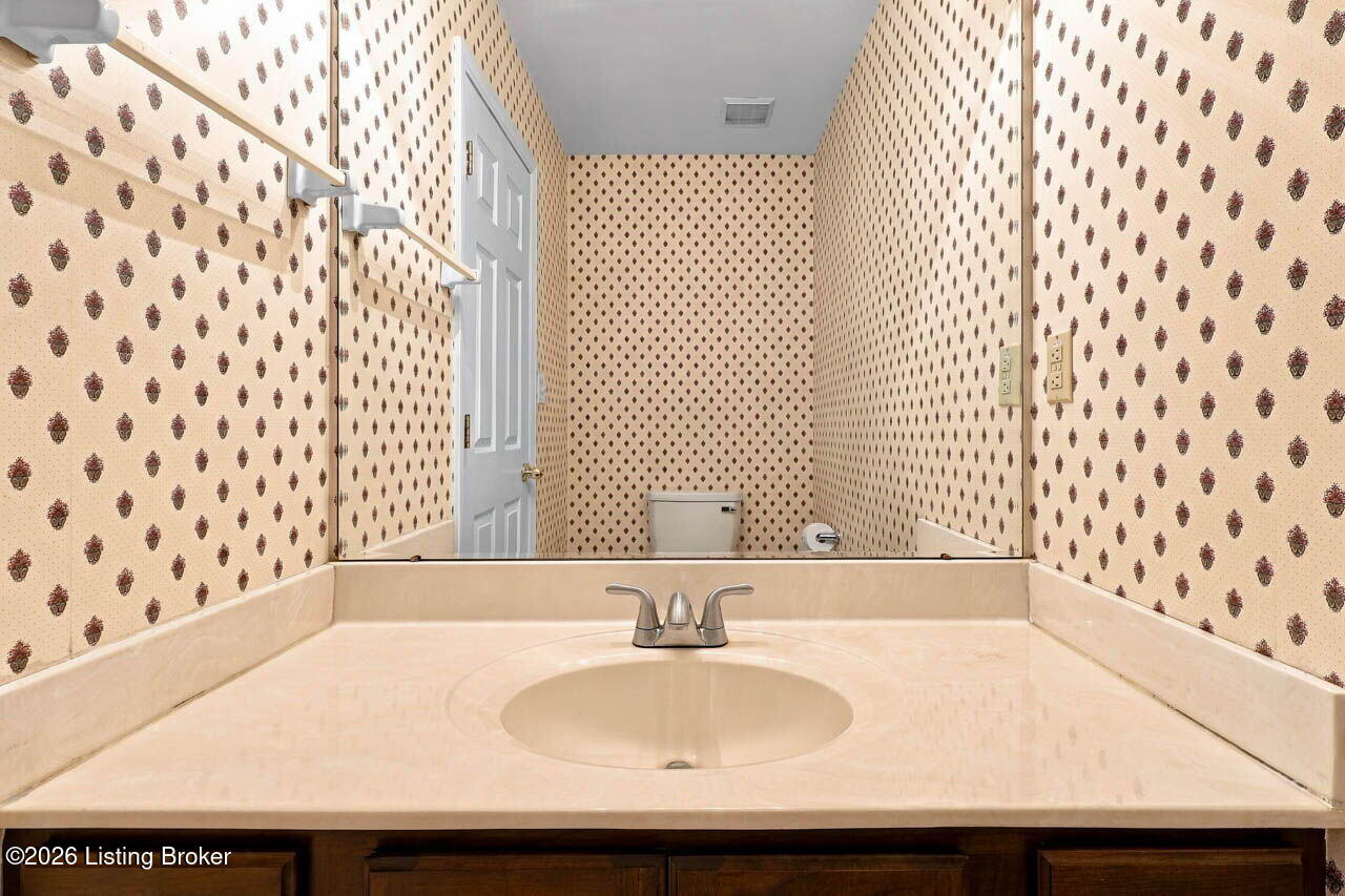 1118 Blackthorn Rd Property Photo 10
