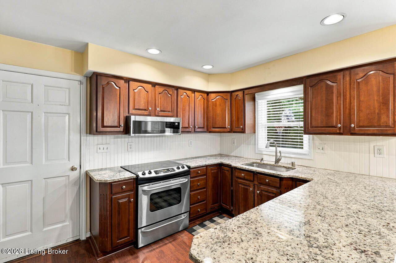 1118 Blackthorn Rd Property Photo 18