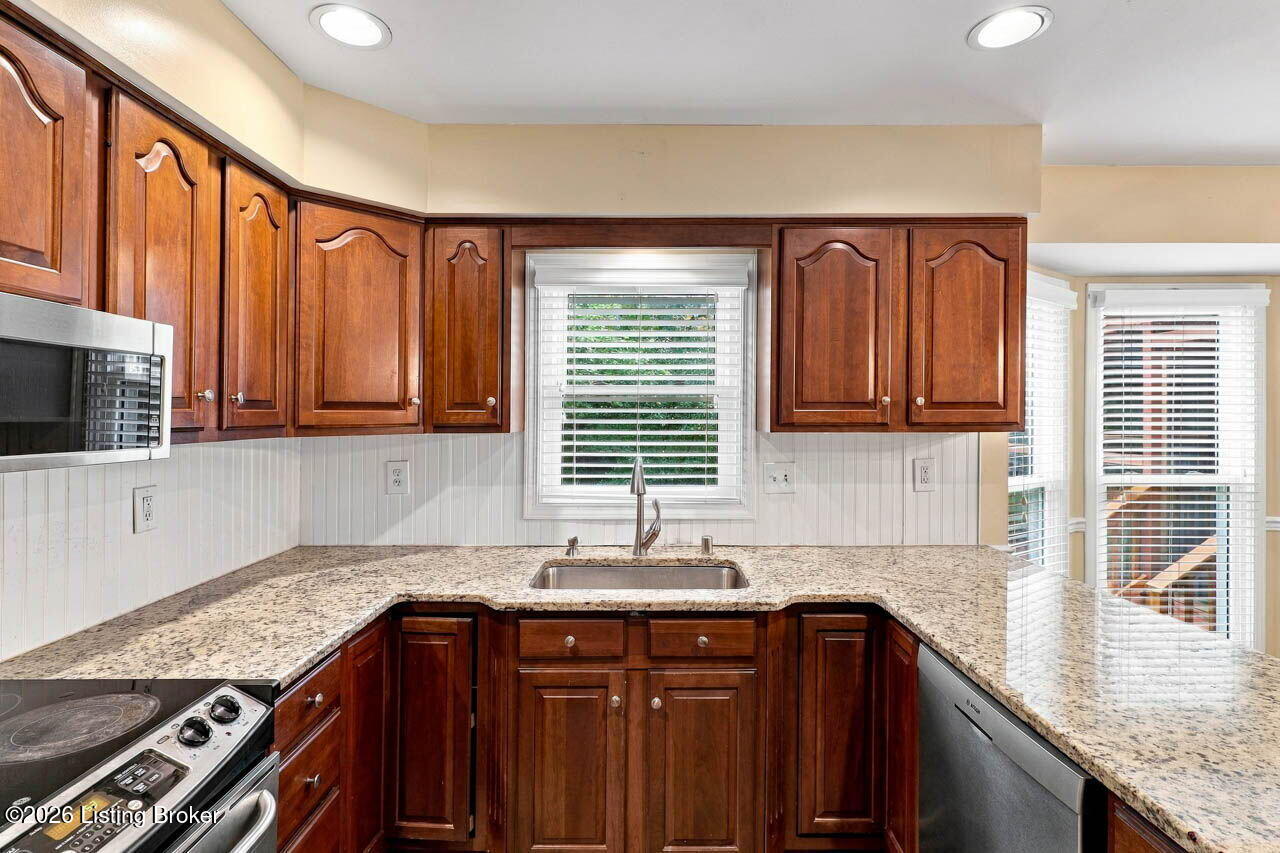 1118 Blackthorn Rd Property Photo 19