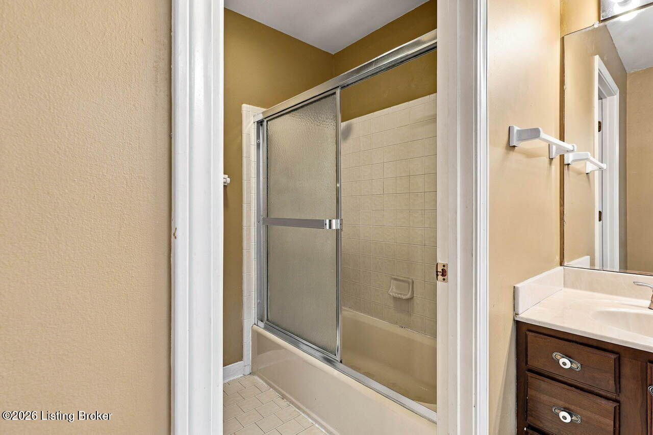 1118 Blackthorn Rd Property Photo 34