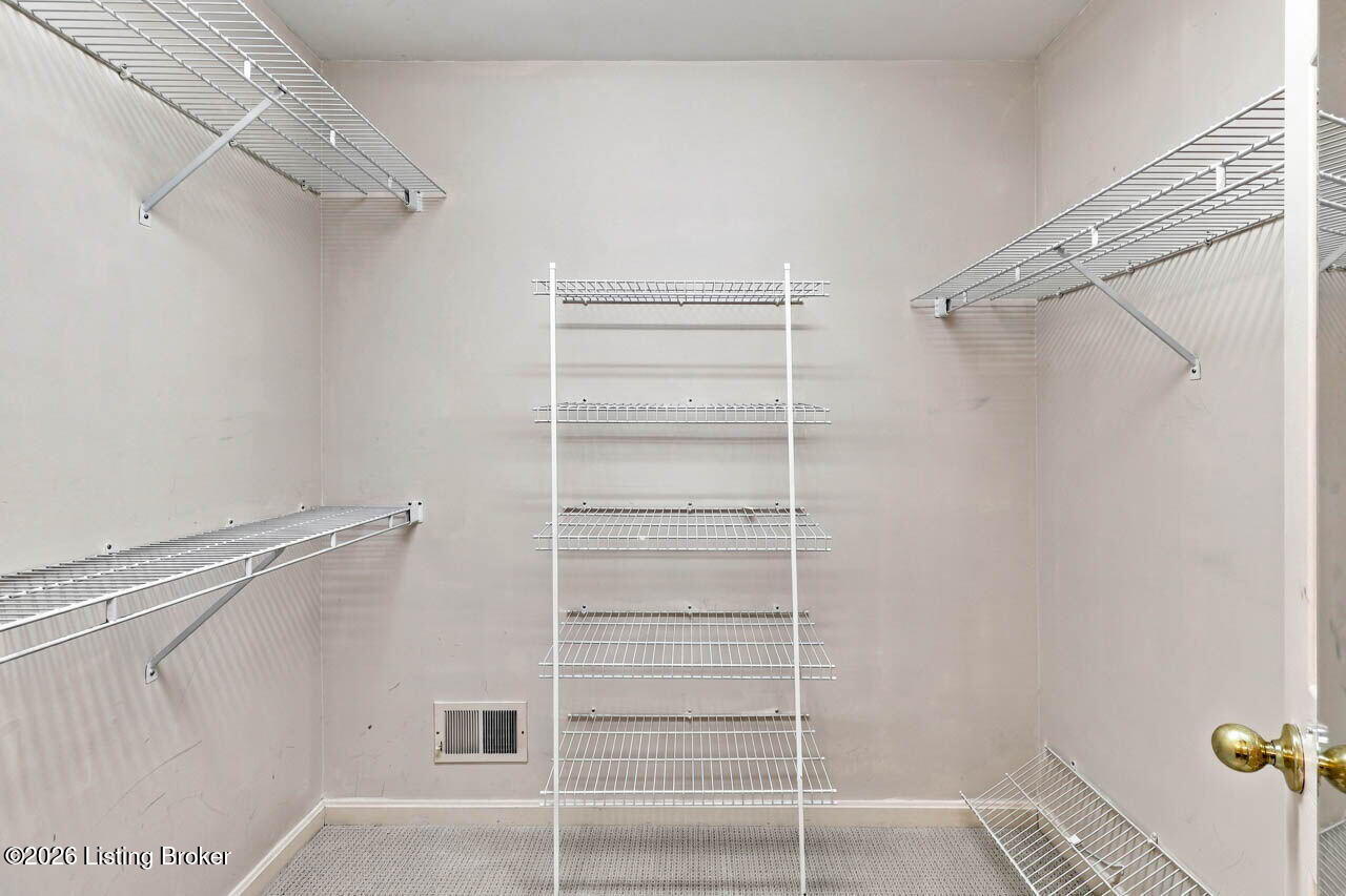 1118 Blackthorn Rd Property Photo 35
