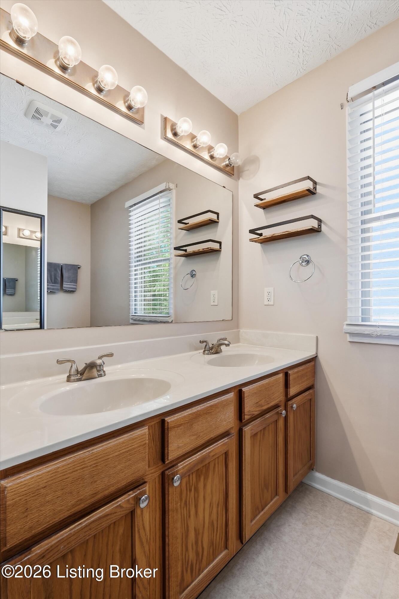 5208 Rainmaker Ct Property Photo 19
