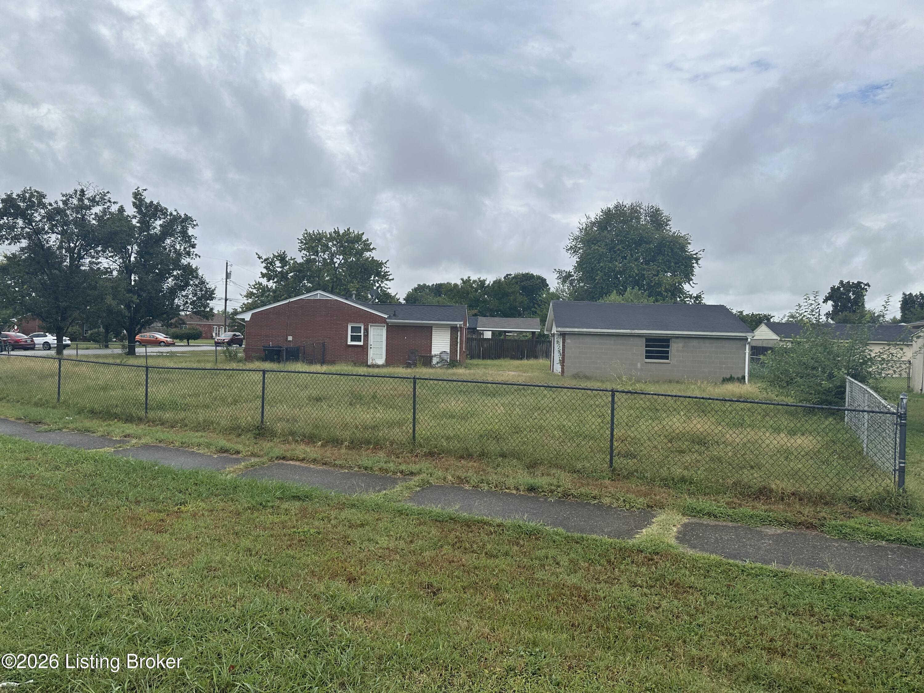 2827 Whitlock St Property Photo 2
