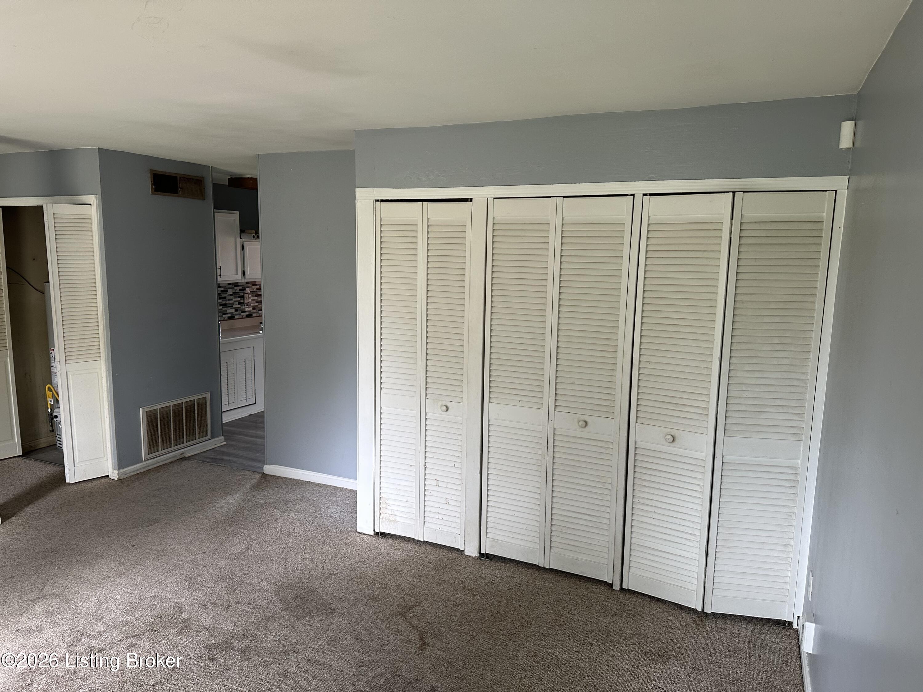 2827 Whitlock St Property Photo 6