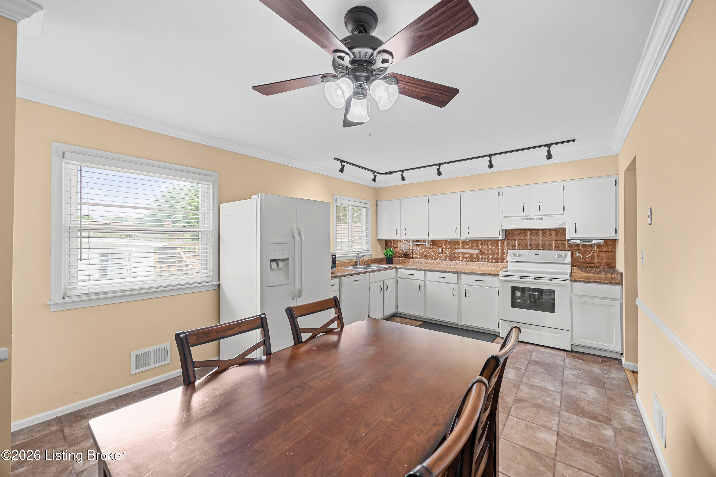 6804 Orange Blossom Rd Property Photo 5