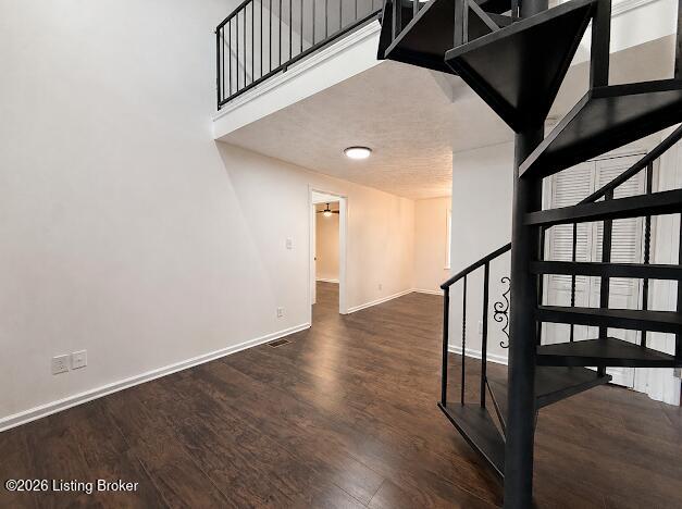344 Plaza Ave Property Photo 6