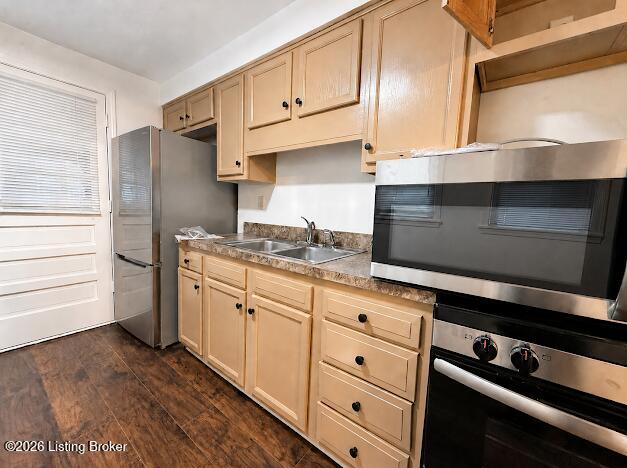 344 Plaza Ave Property Photo 8