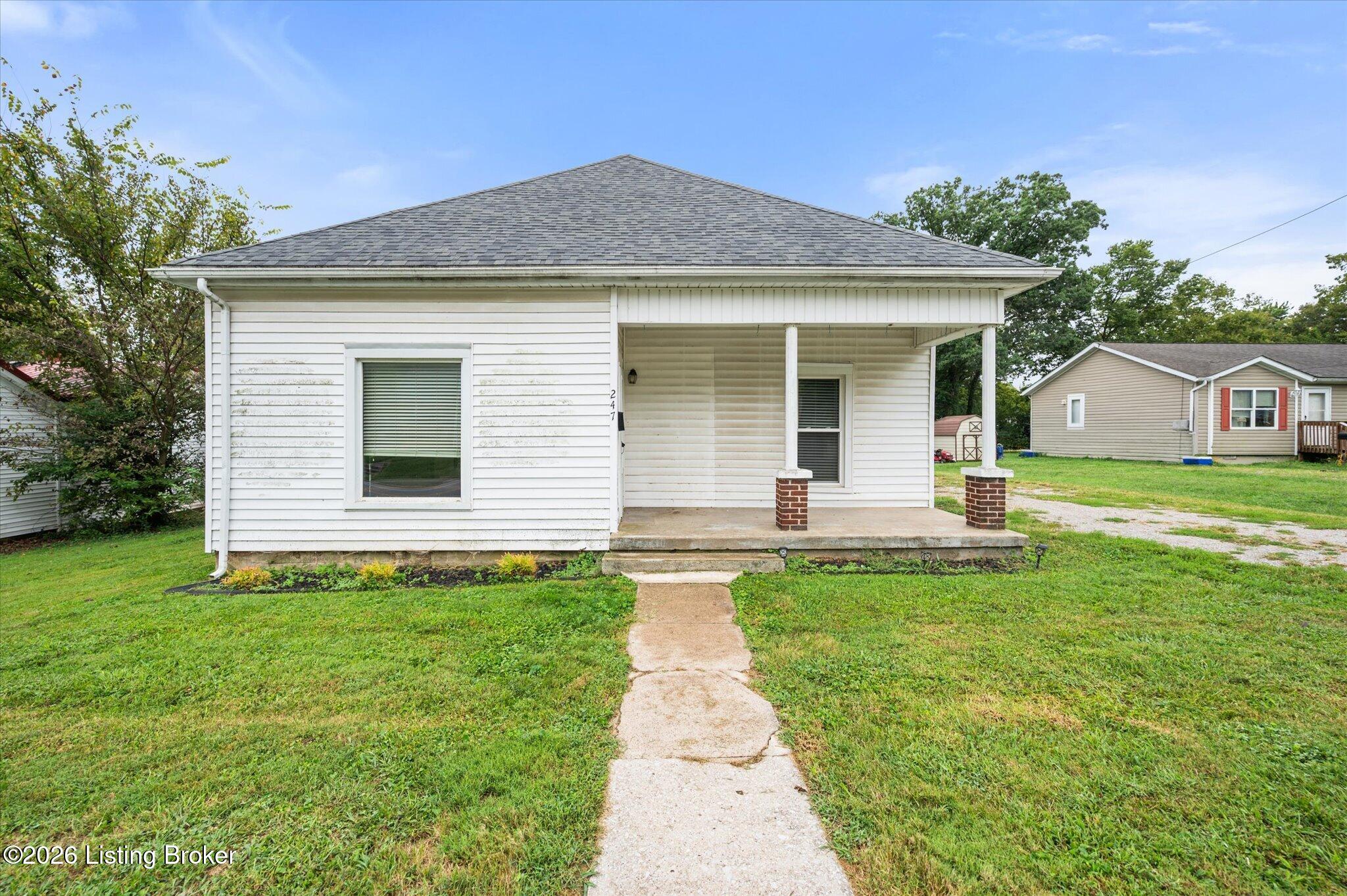 247 Elm St Property Photo 3