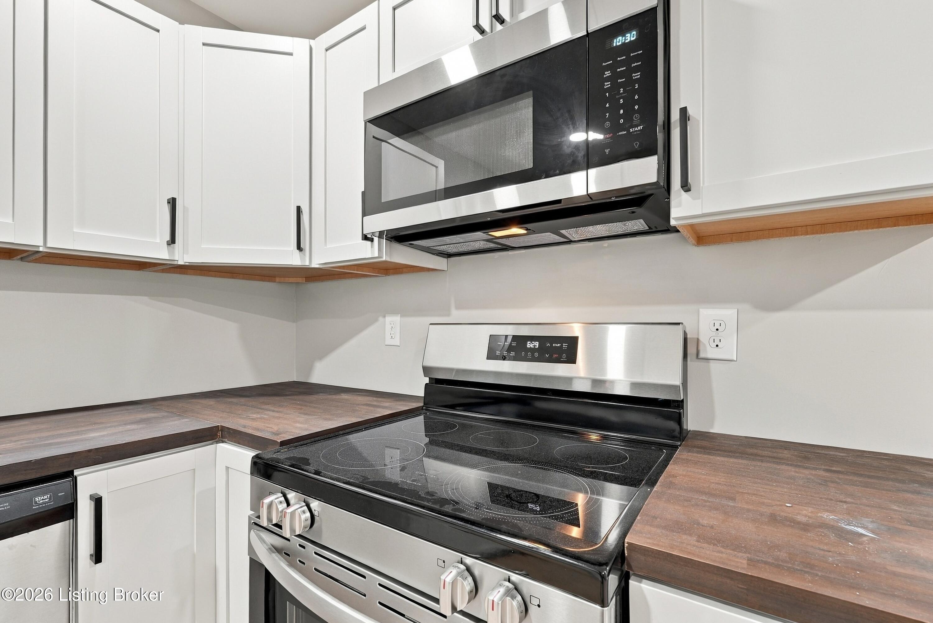 4210 Norbourne Blvd Property Photo 6