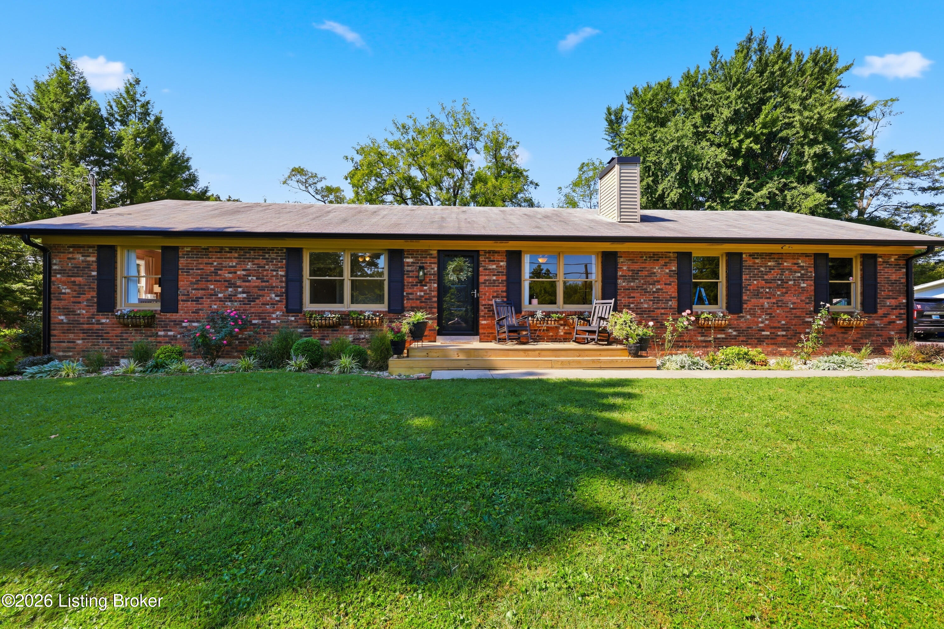7308 Kavanaugh Rd Property Photo 1