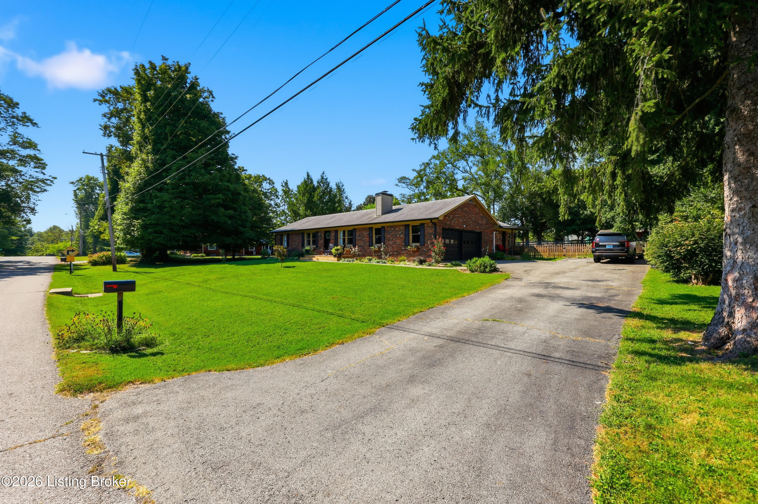 7308 Kavanaugh Rd Property Photo 4