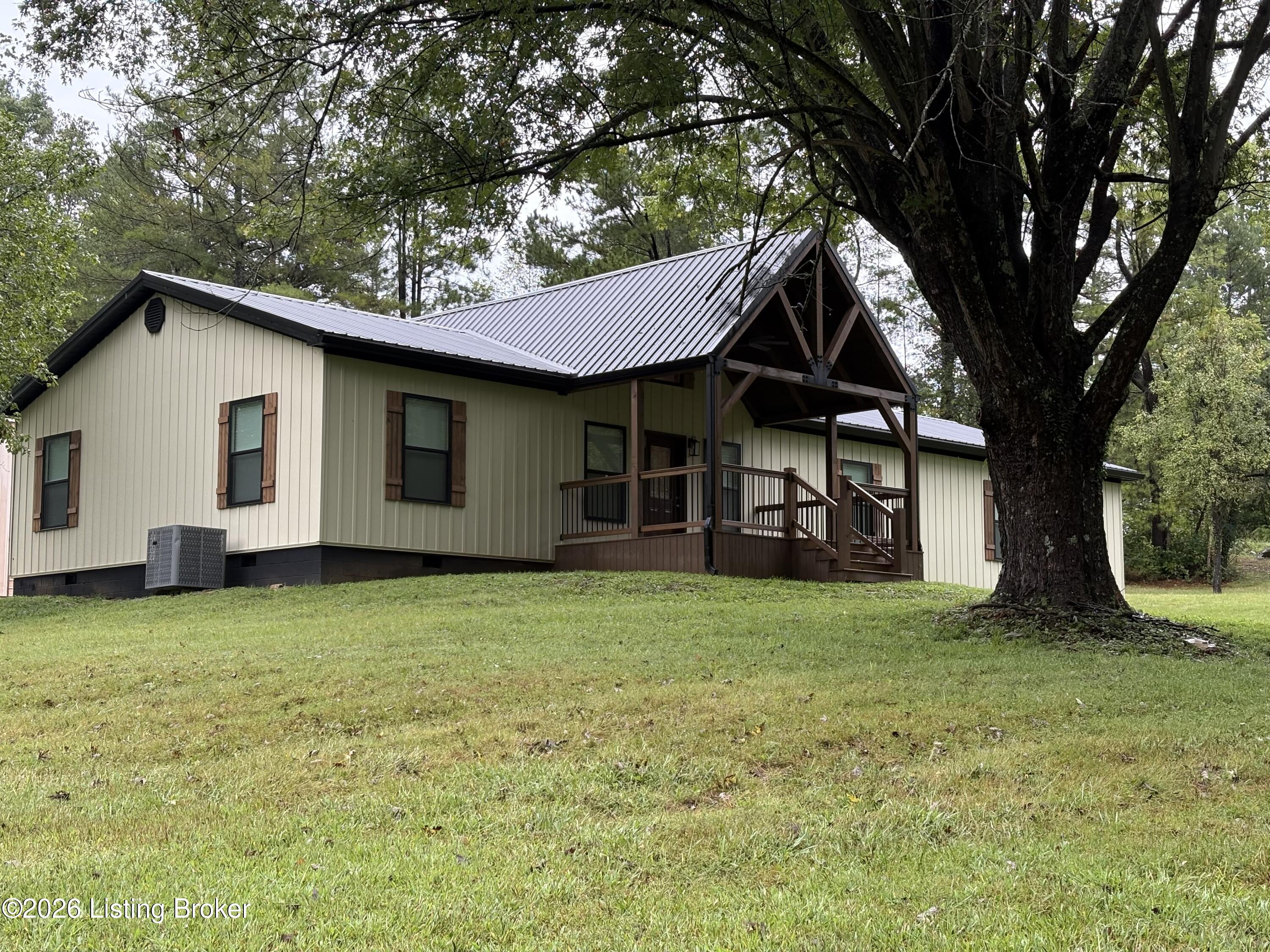 1825 Ky-1385 Property Photo 1