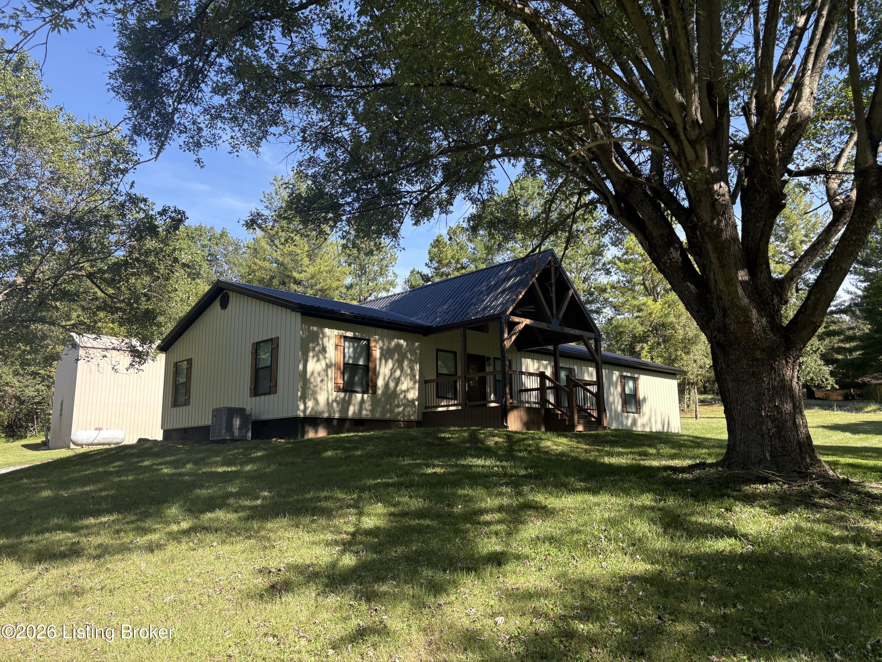 1825 Ky-1385 Property Photo 2