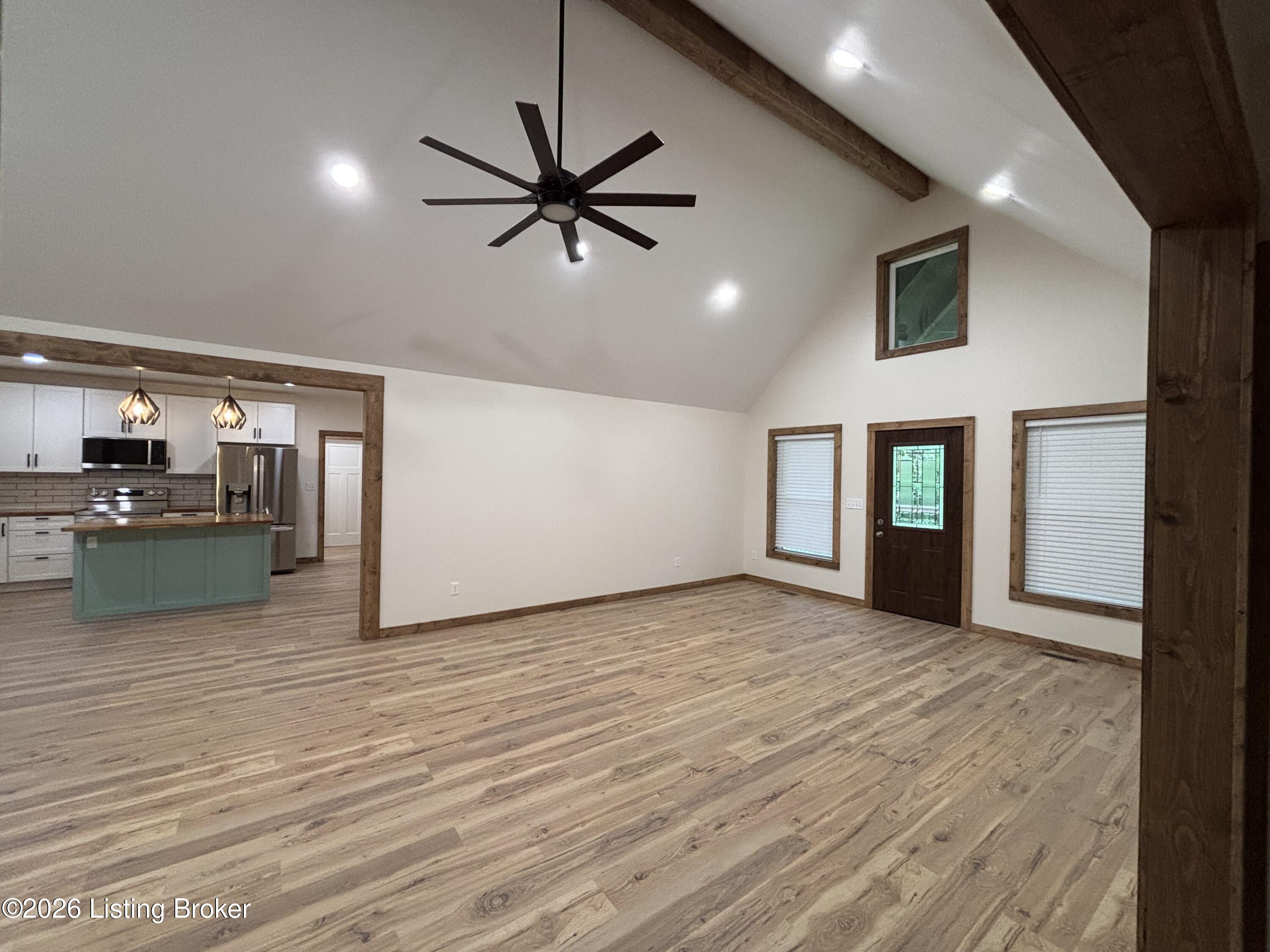 1825 Ky-1385 Property Photo 9