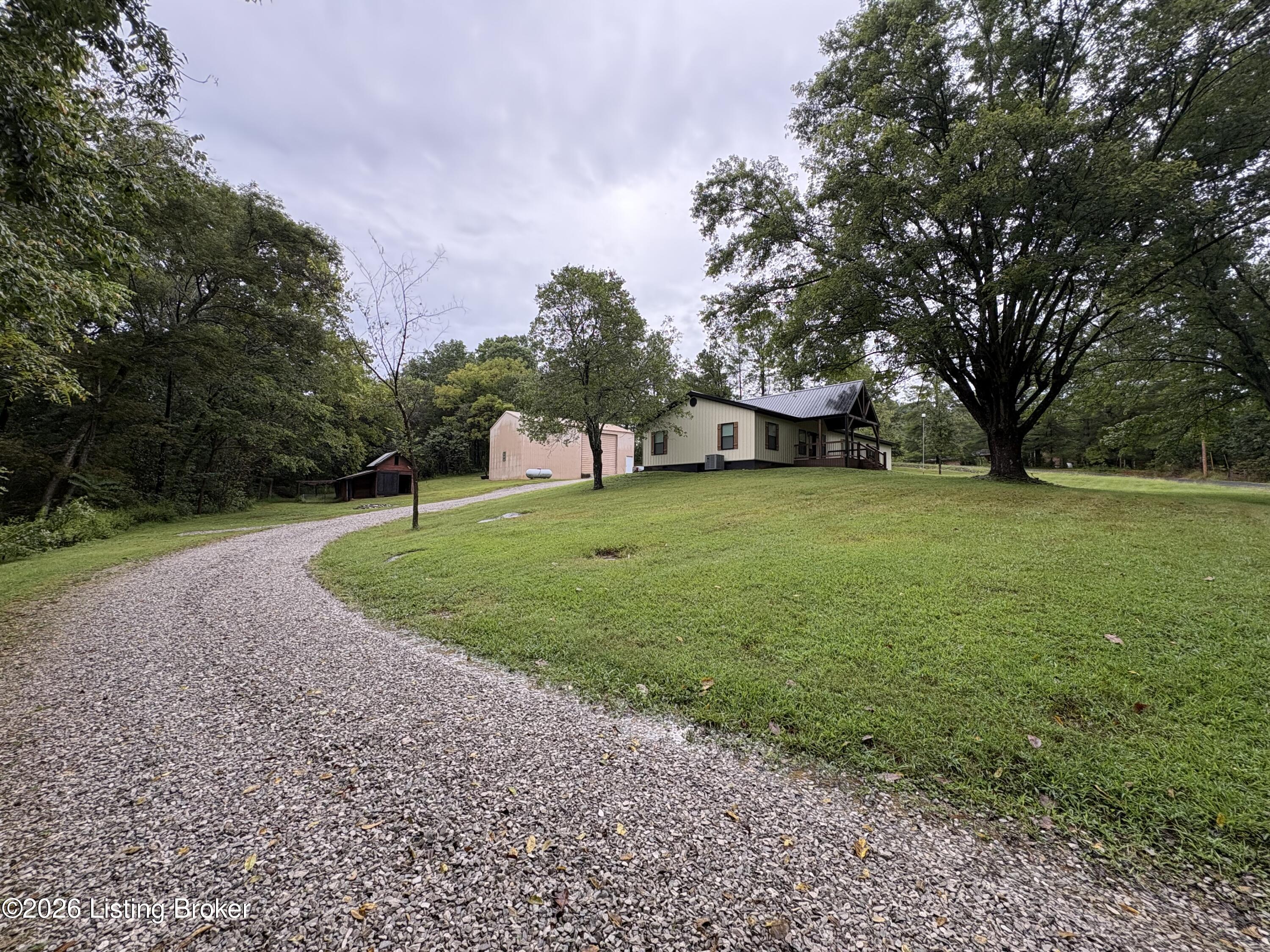 1825 Ky-1385 Property Photo 10