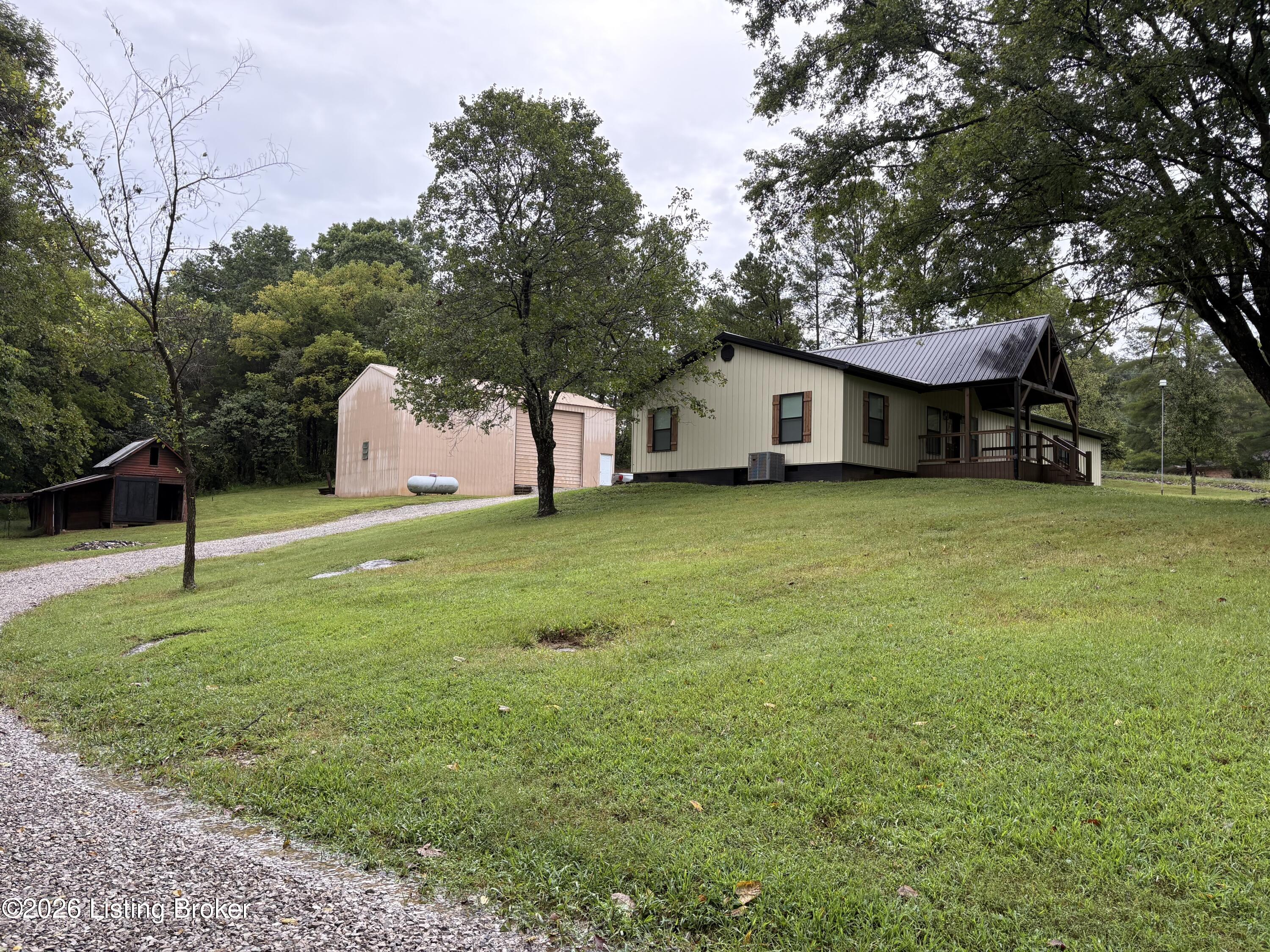 1825 Ky-1385 Property Photo 11
