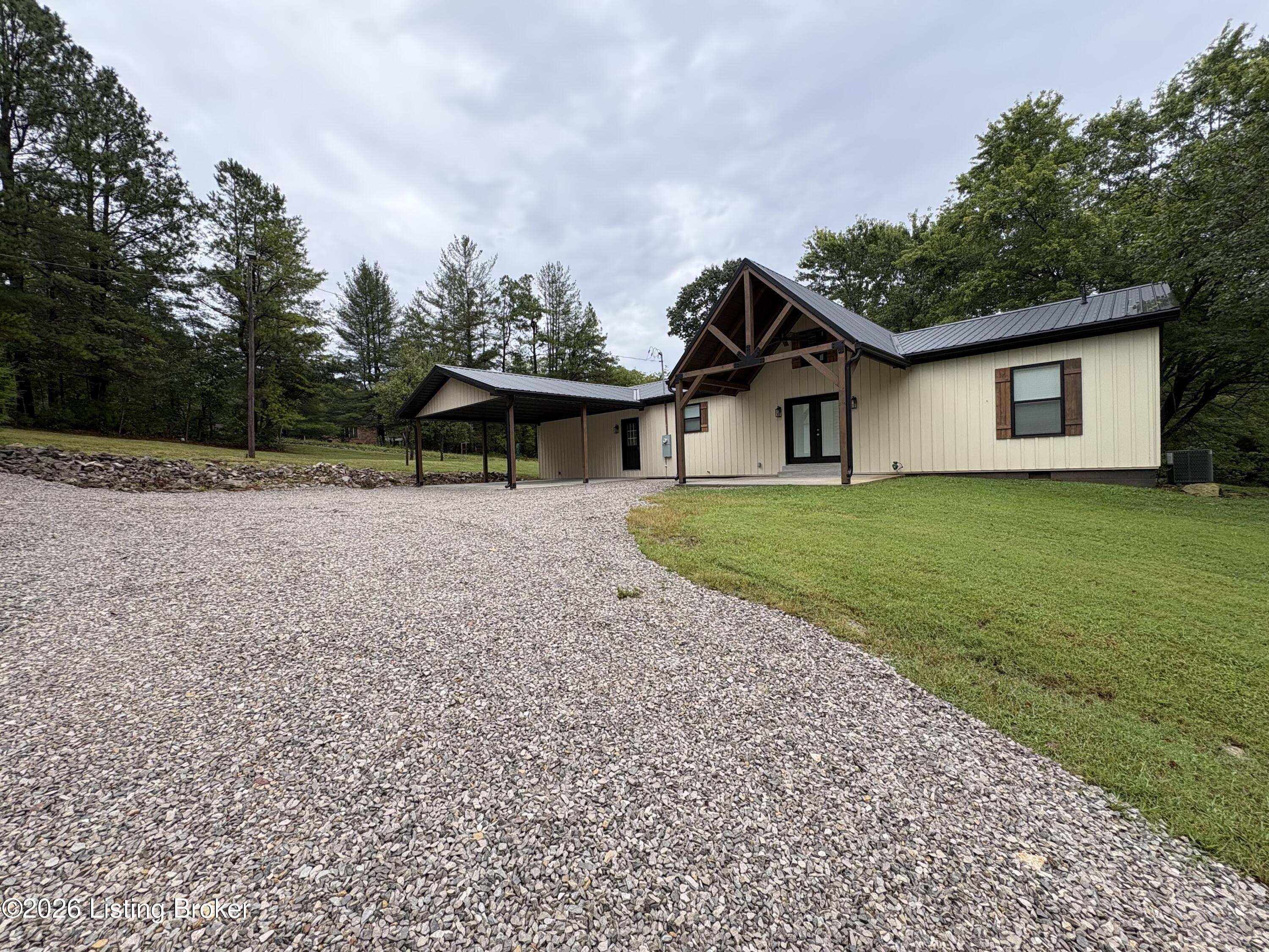 1825 Ky-1385 Property Photo 12