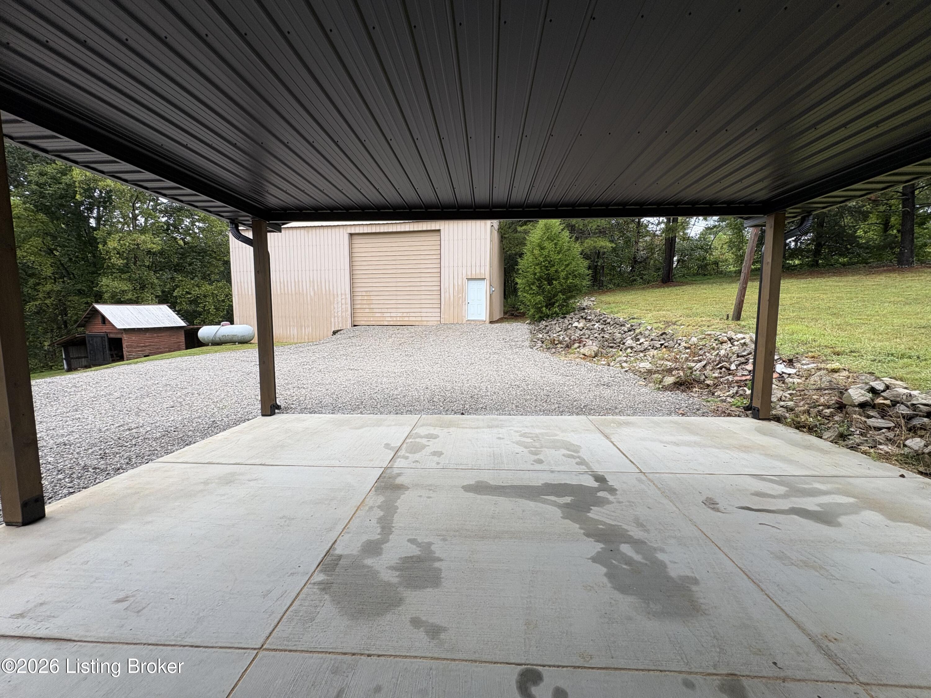 1825 Ky-1385 Property Photo 13
