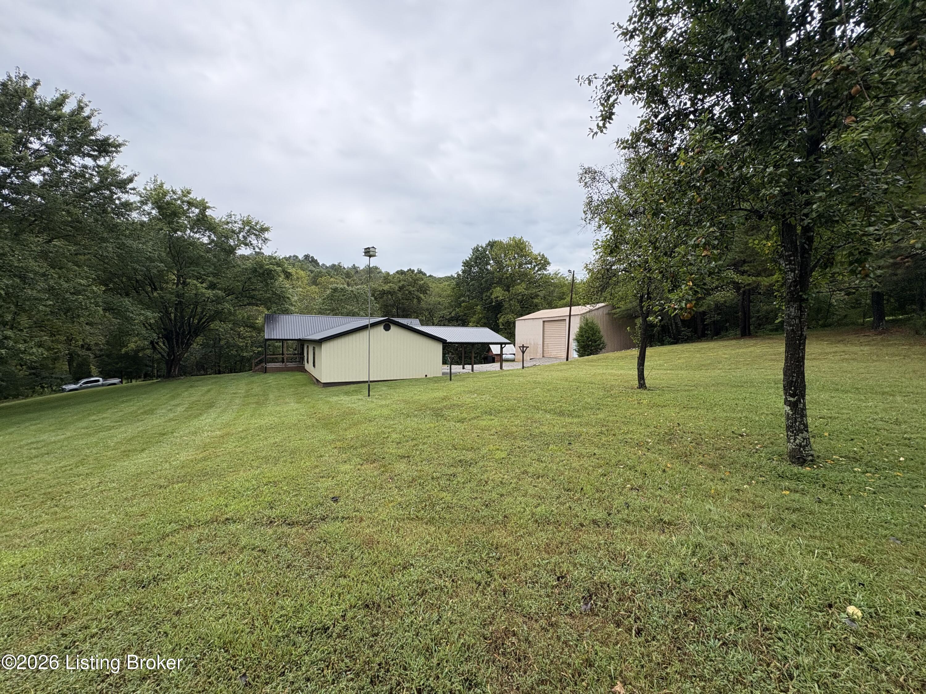 1825 Ky-1385 Property Photo 16