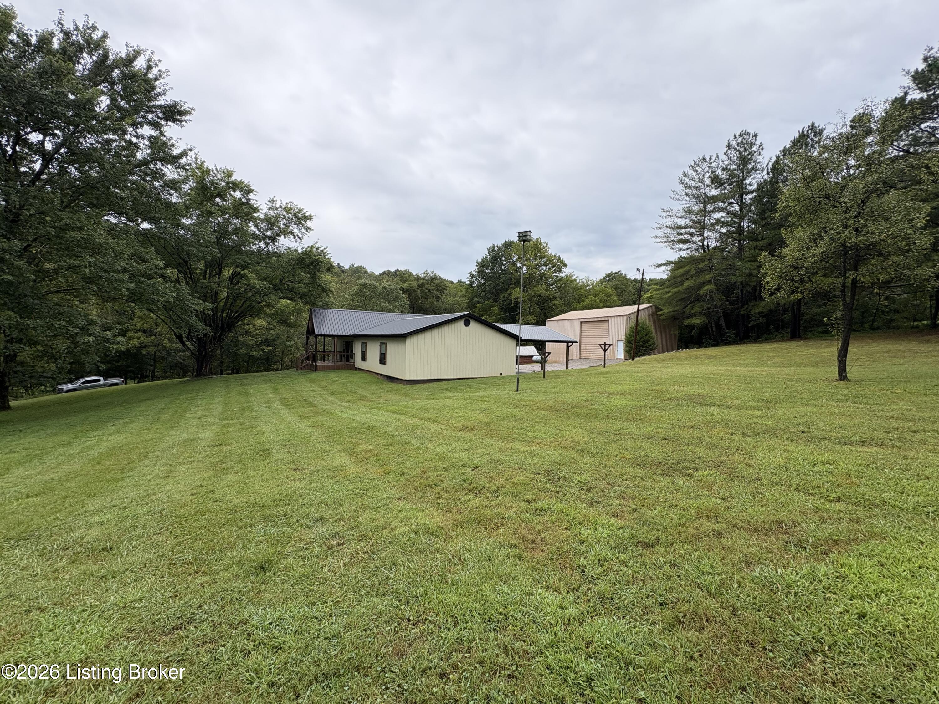 1825 Ky-1385 Property Photo 17
