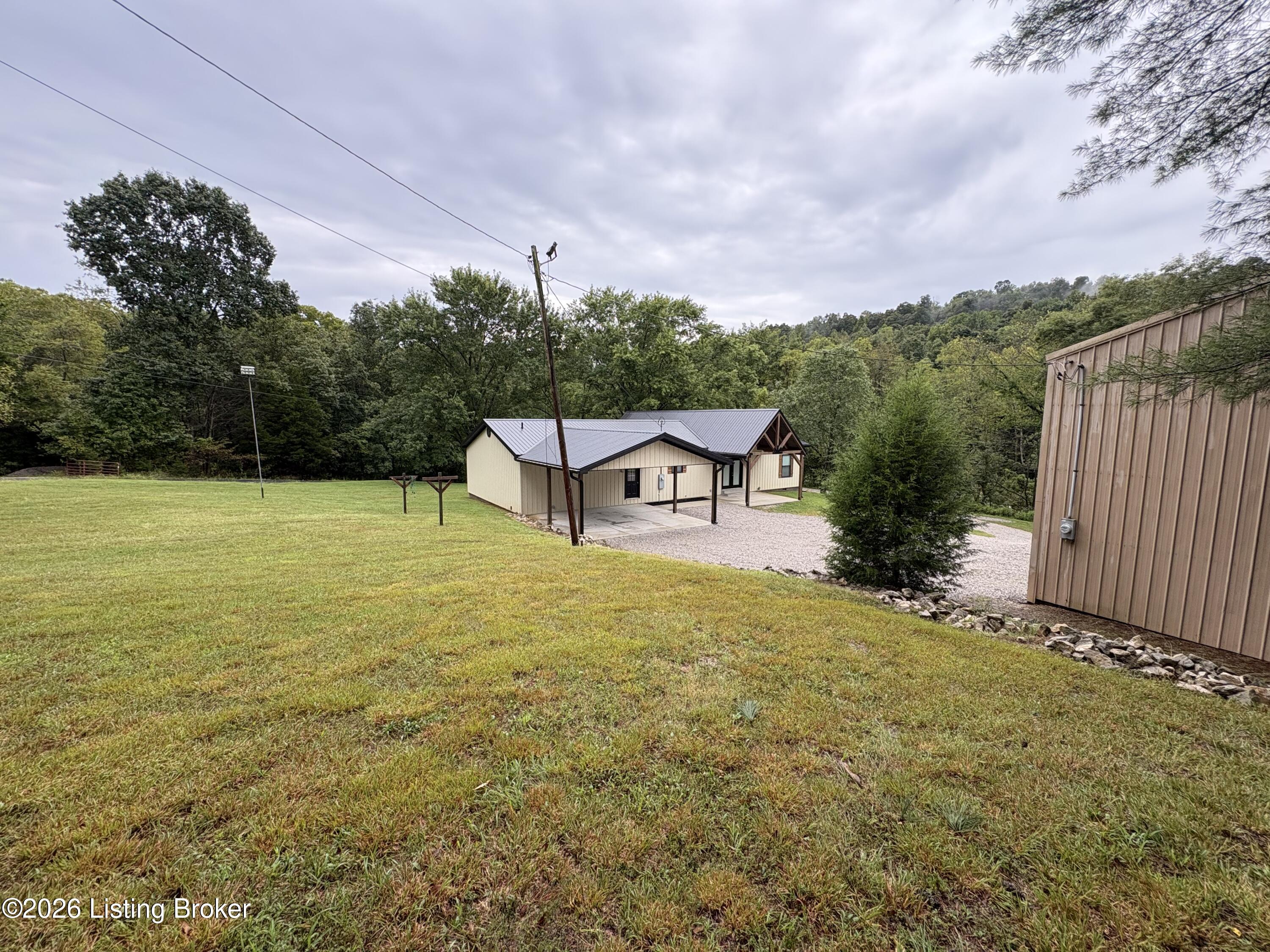 1825 Ky-1385 Property Photo 18