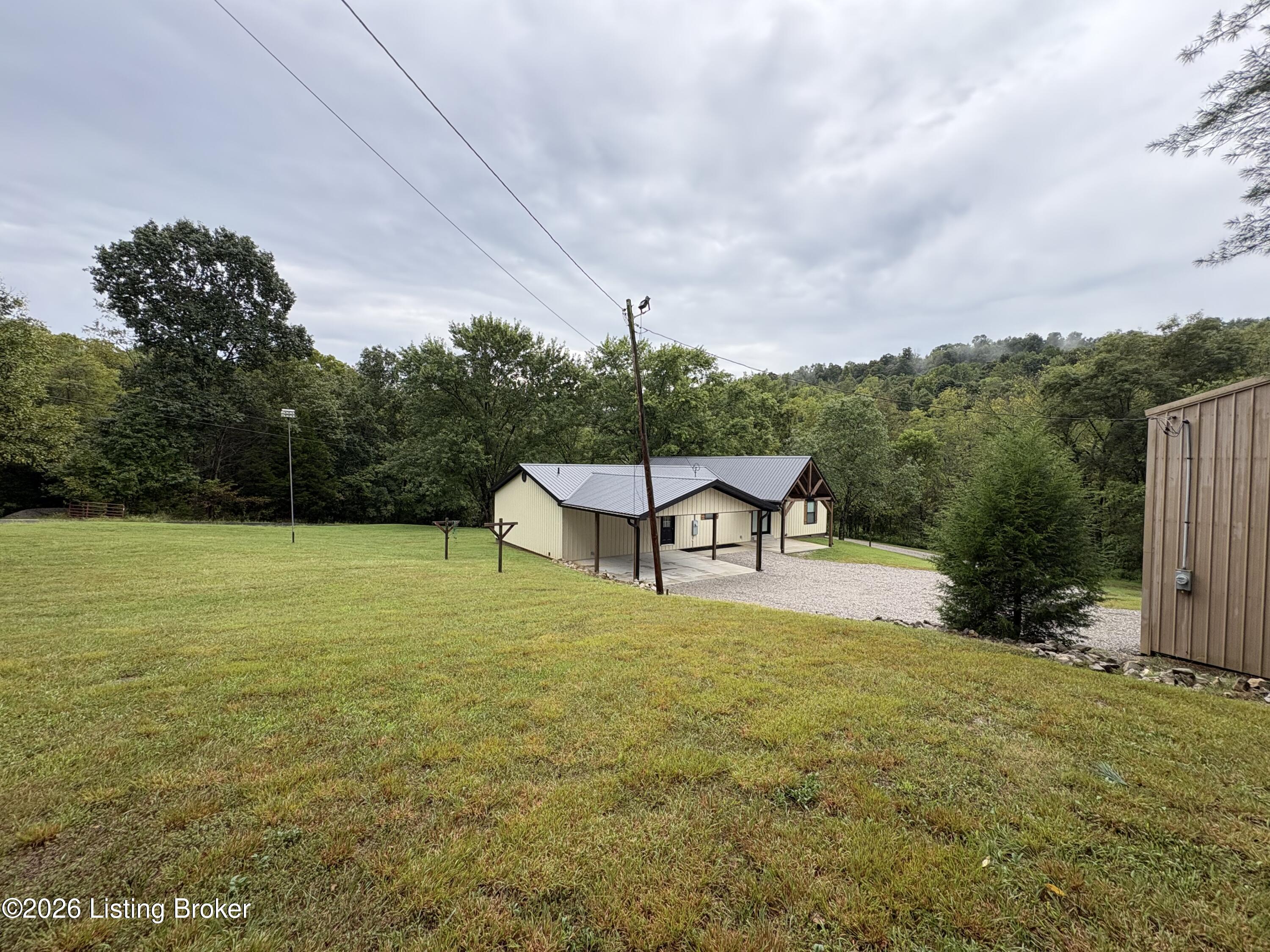 1825 Ky-1385 Property Photo 19