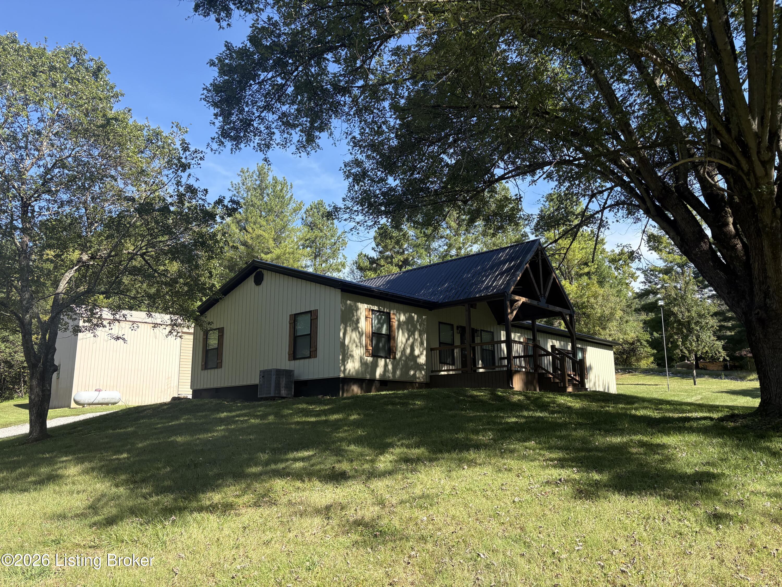 1825 Ky-1385 Property Photo 24