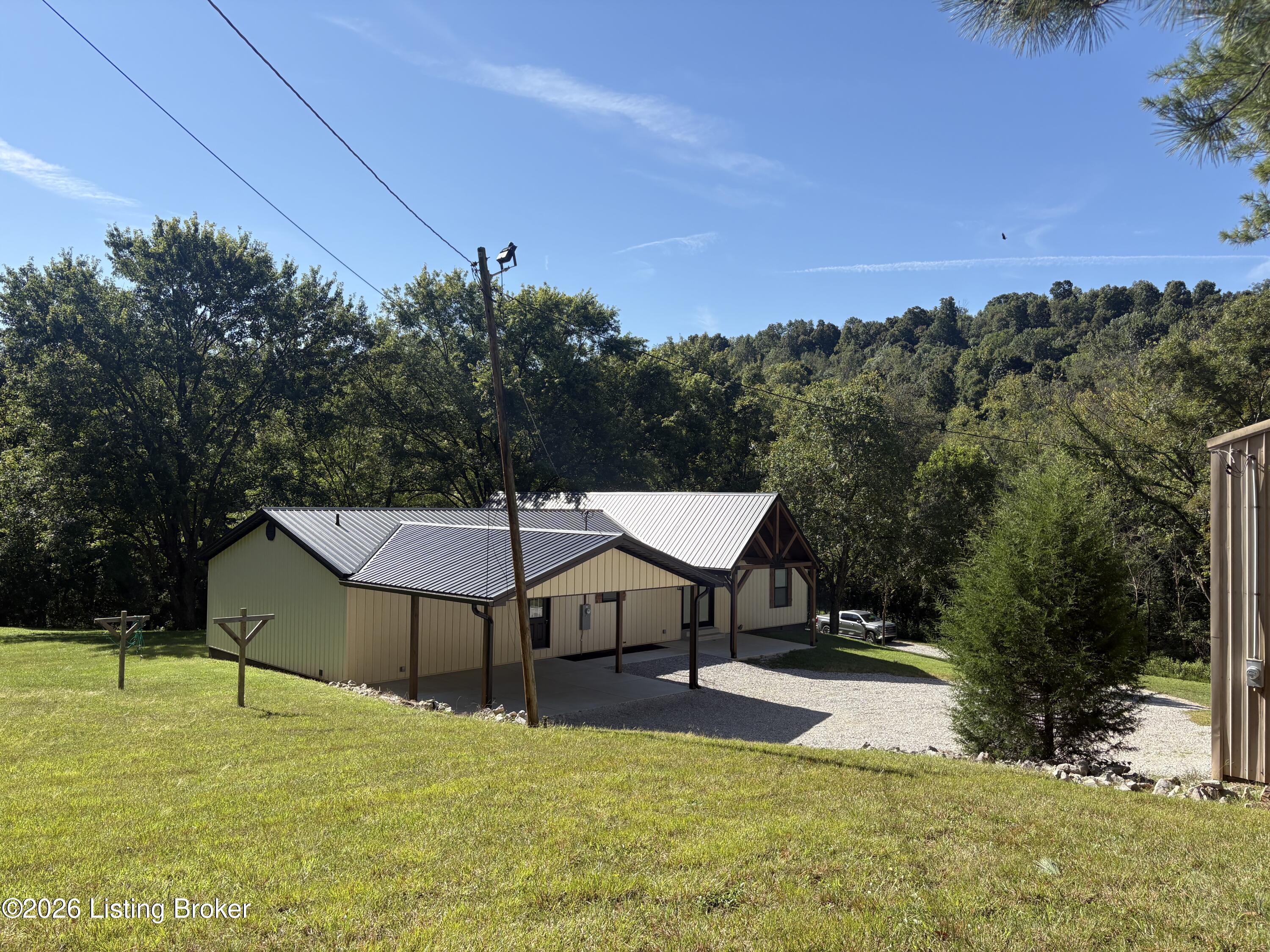 1825 Ky-1385 Property Photo 25