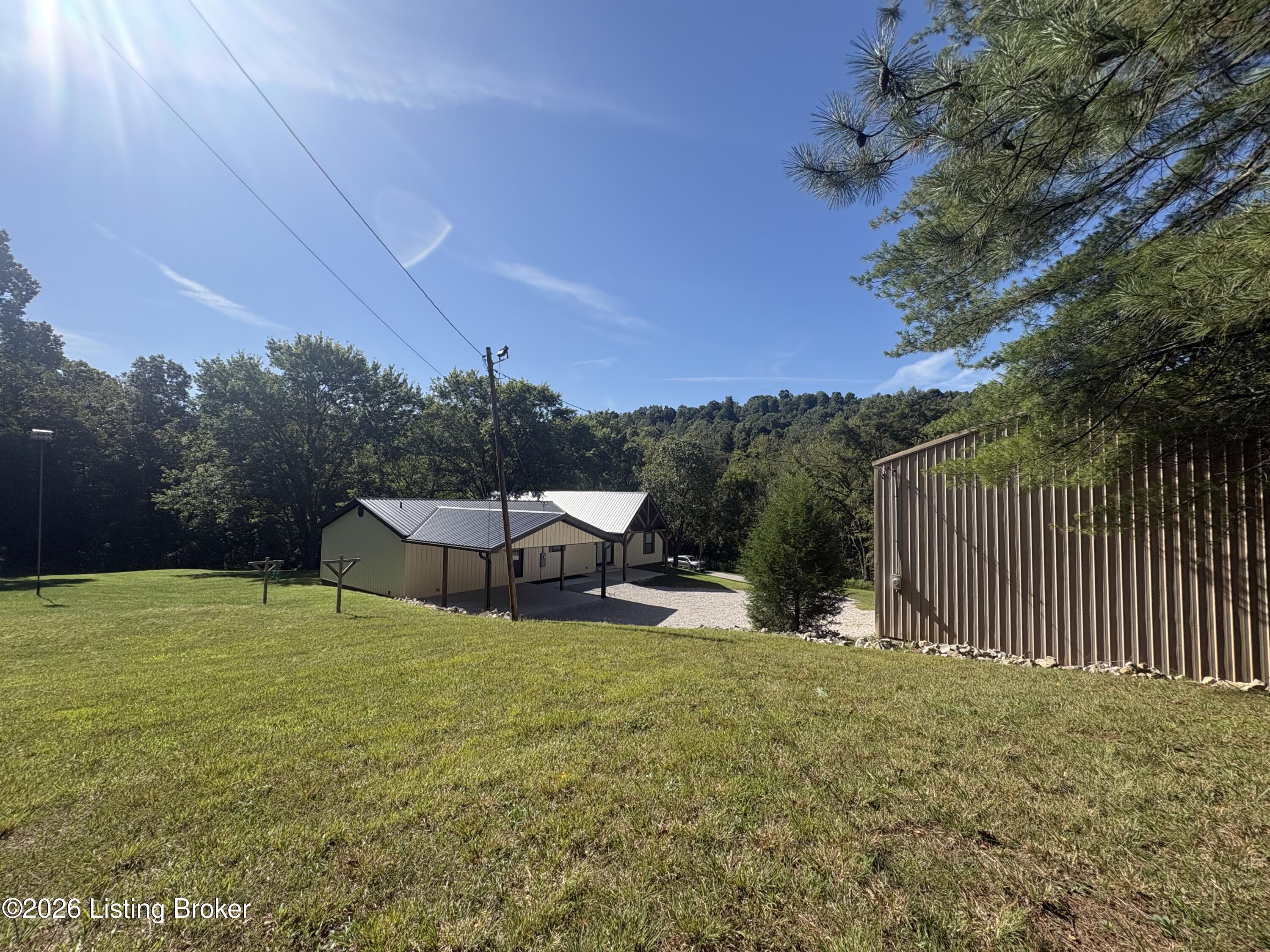1825 Ky-1385 Property Photo 28