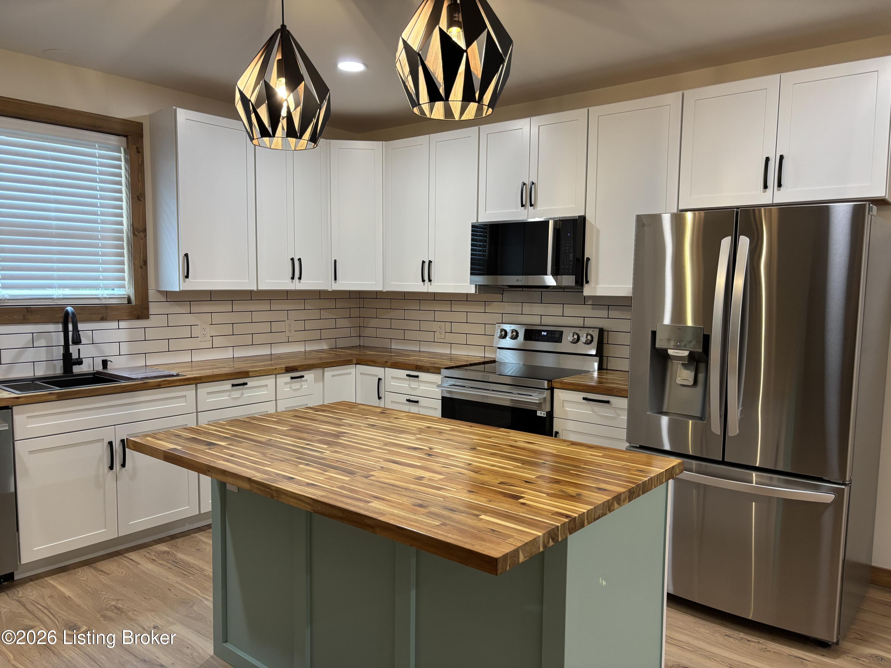 1825 Ky-1385 Property Photo 32