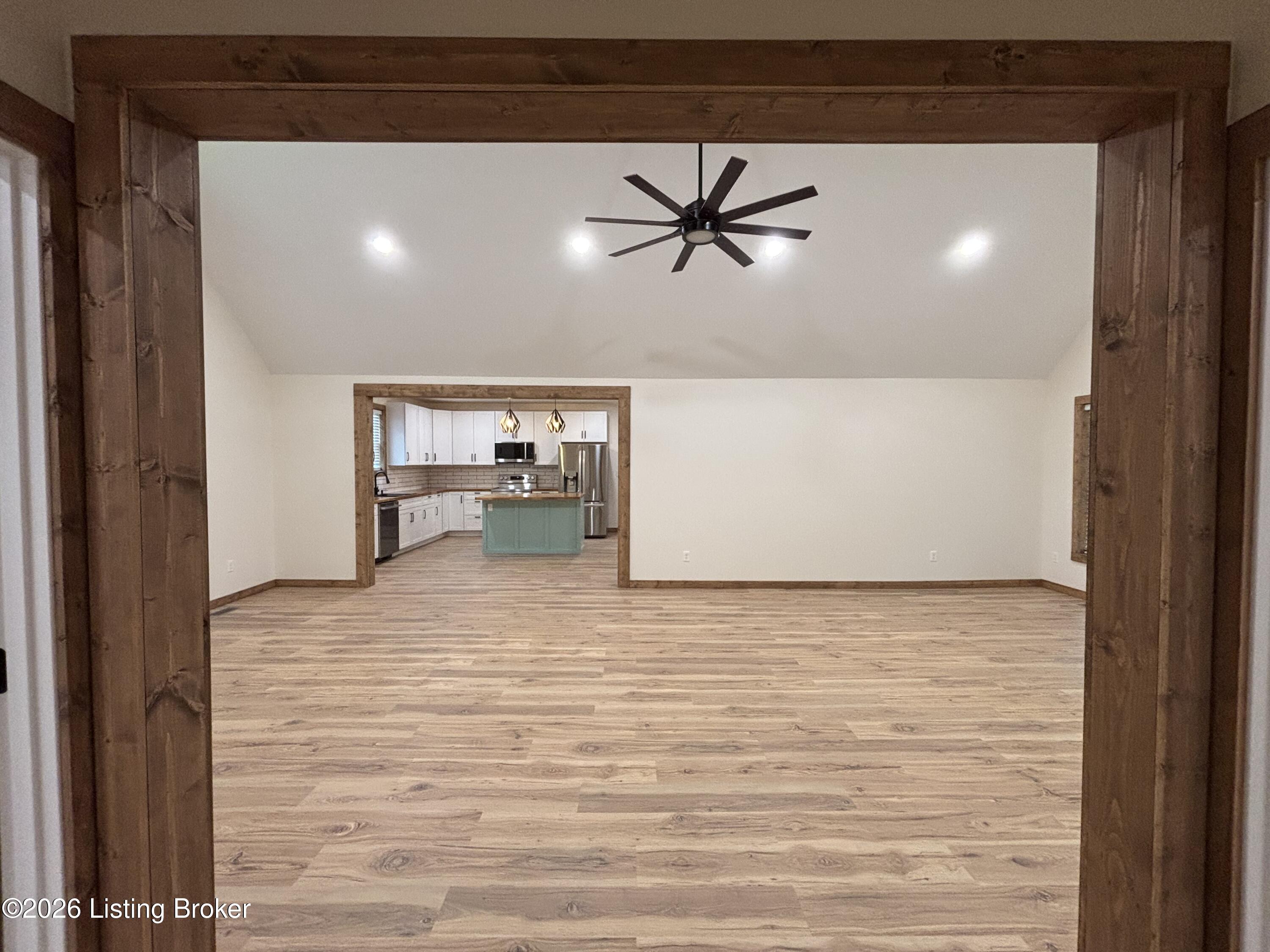 1825 Ky-1385 Property Photo 33