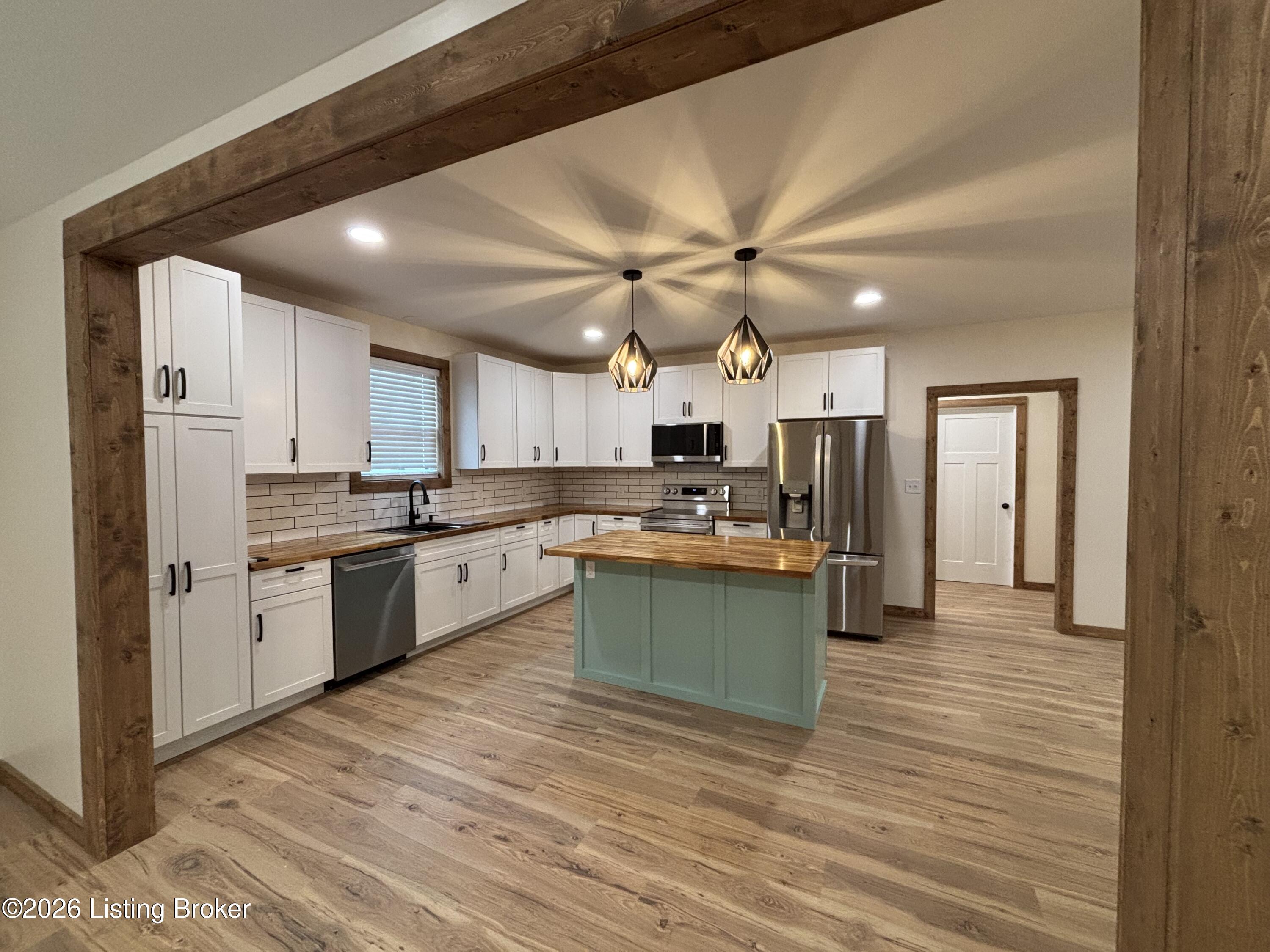 1825 Ky-1385 Property Photo 47