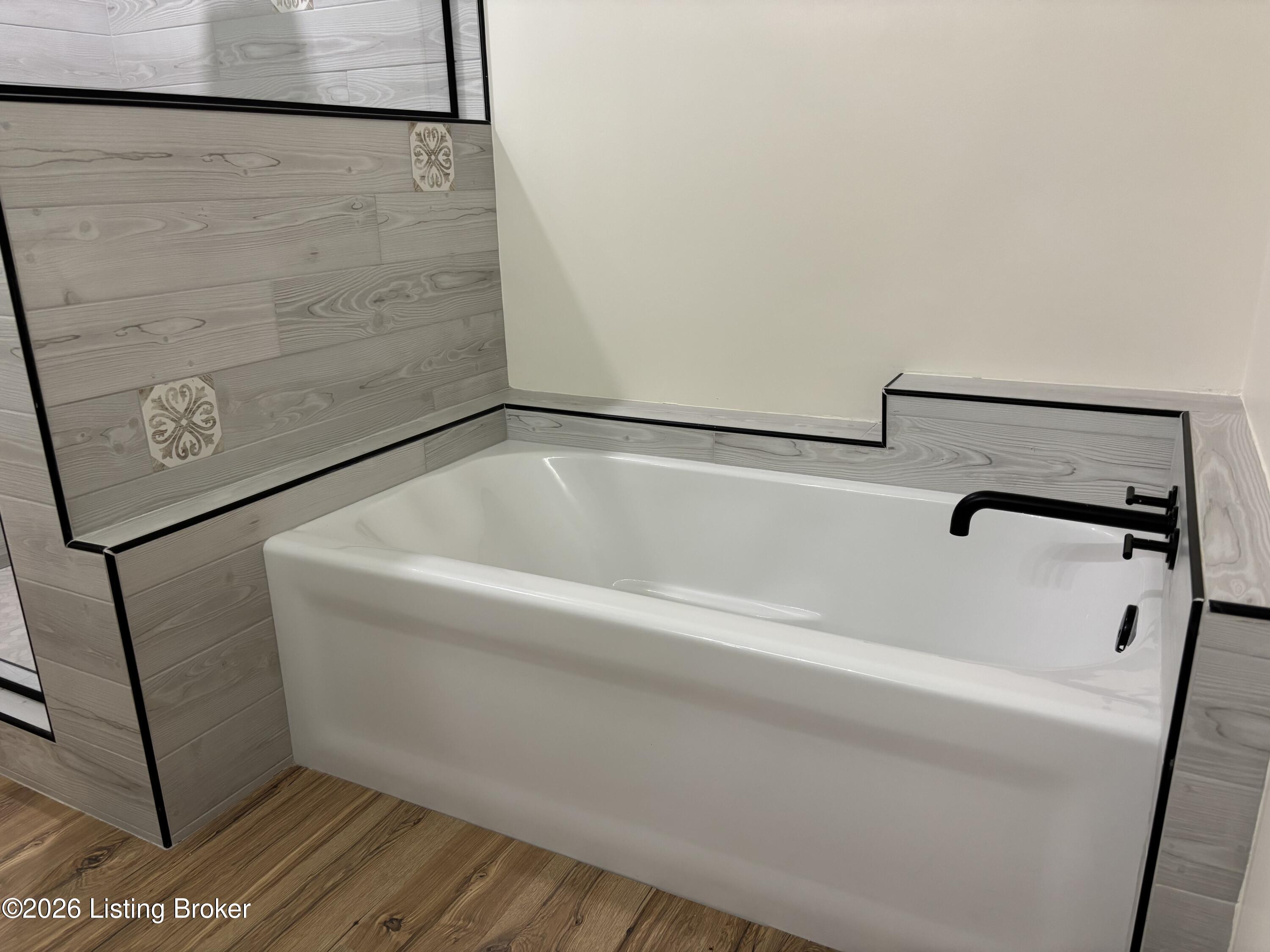 1825 Ky-1385 Property Photo 51