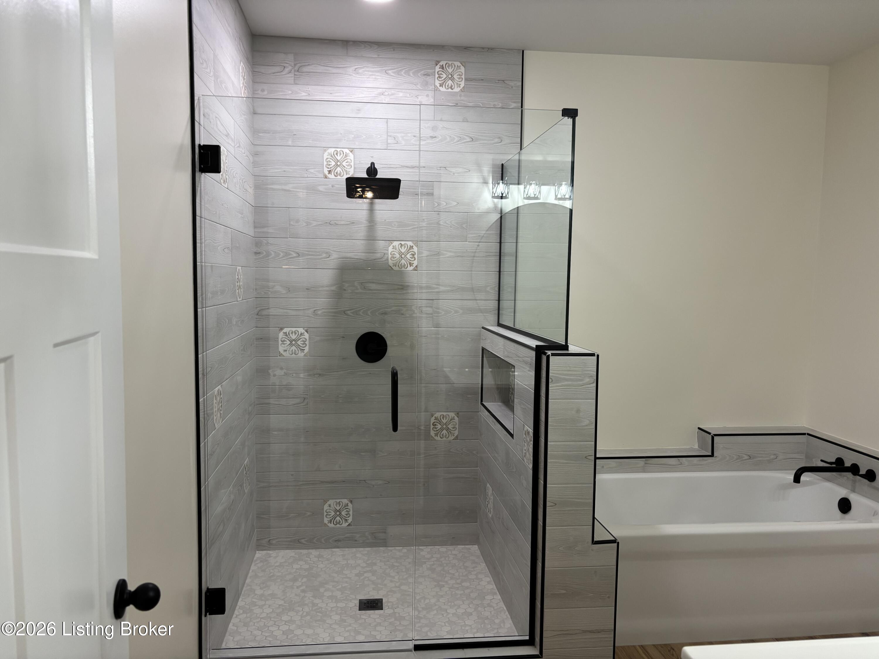 1825 Ky-1385 Property Photo 53