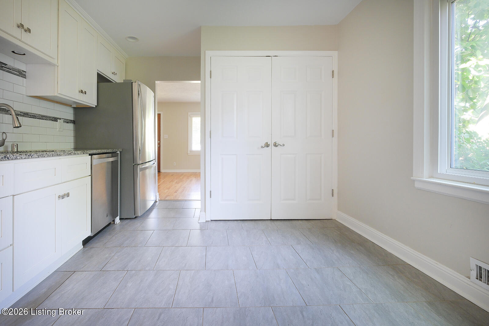 2510 Browns Ln Property Photo 16