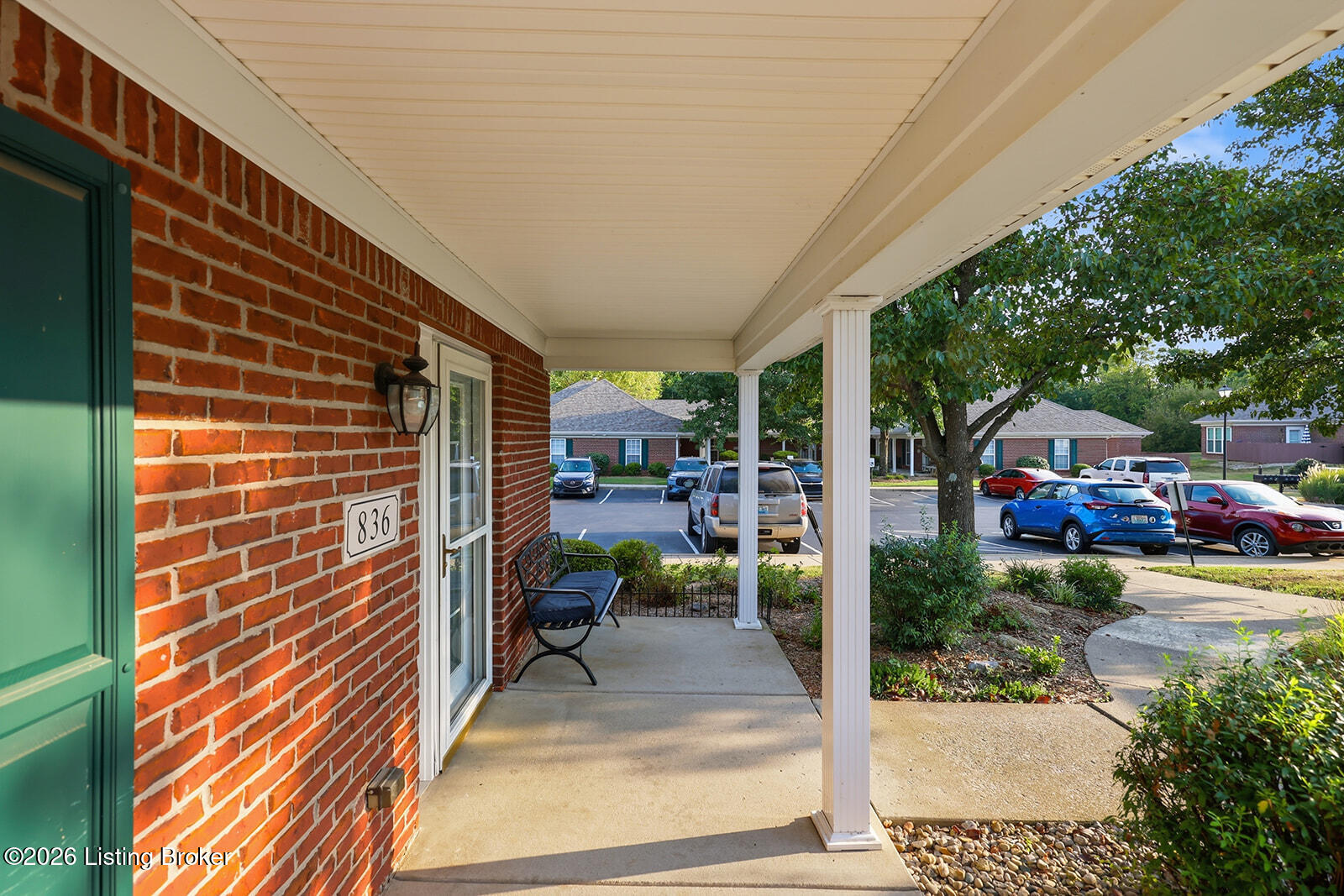836 Garden Pointe Dr Property Photo 7