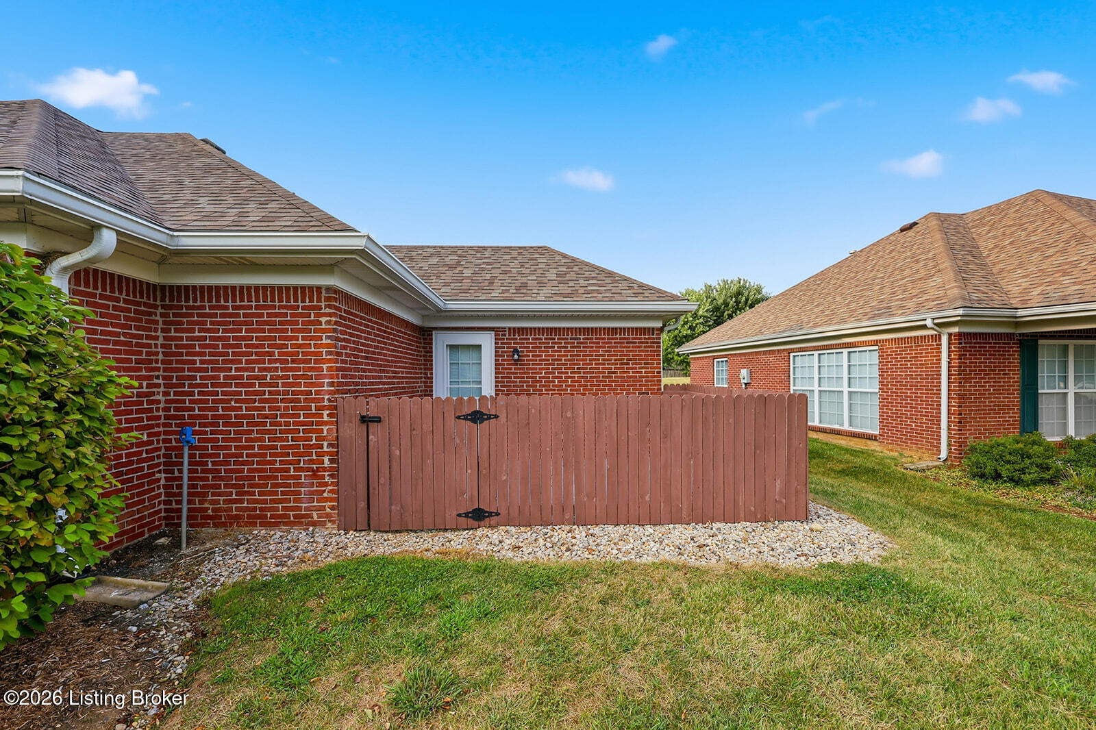 836 Garden Pointe Dr Property Photo 13