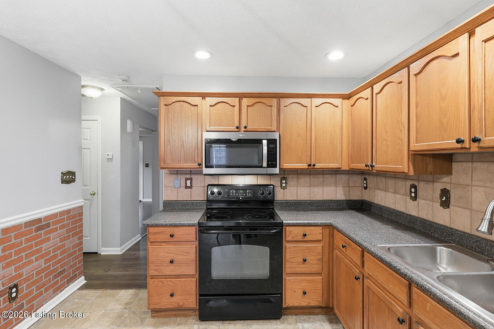 836 Garden Pointe Dr Property Photo 42