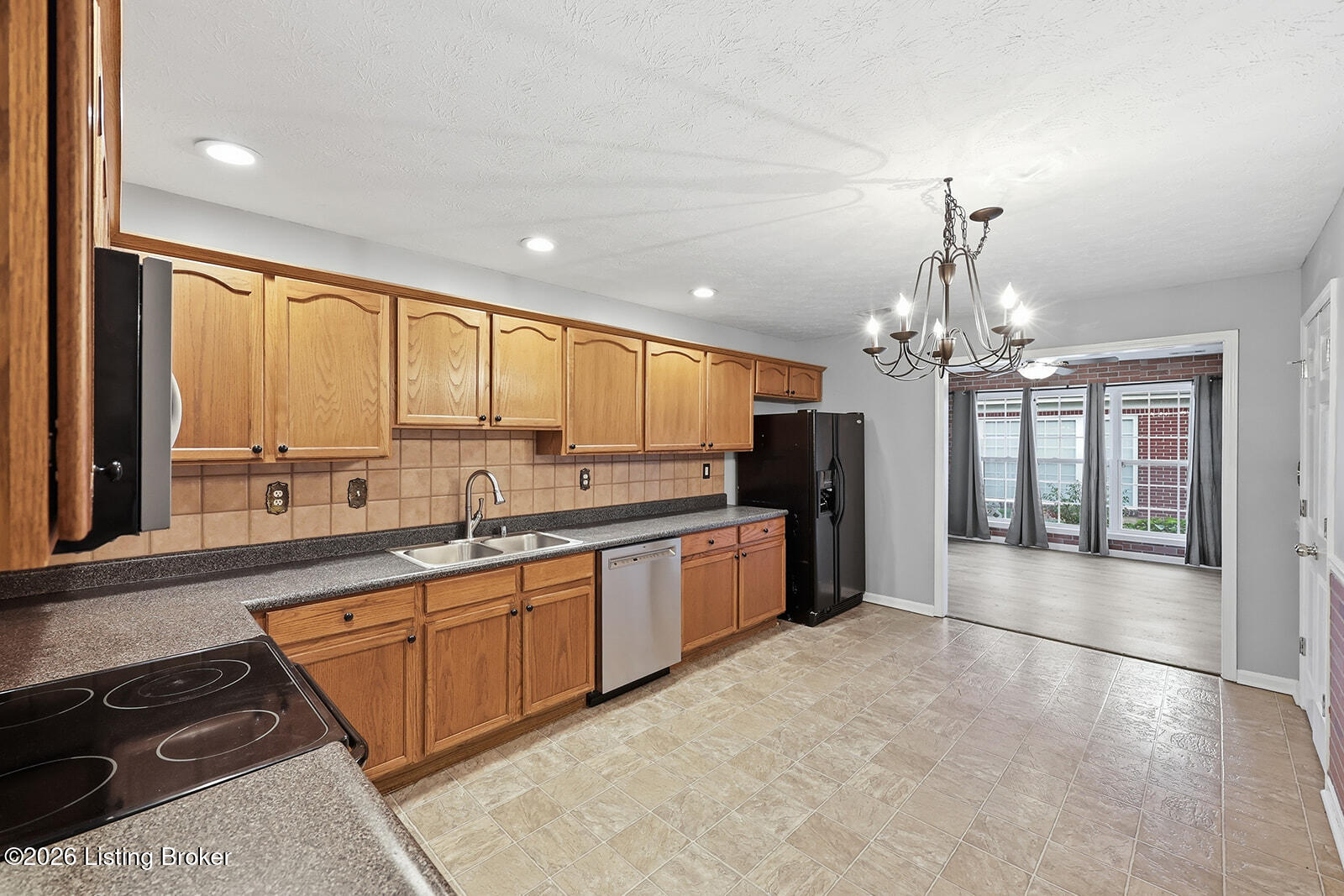 836 Garden Pointe Dr Property Photo 44