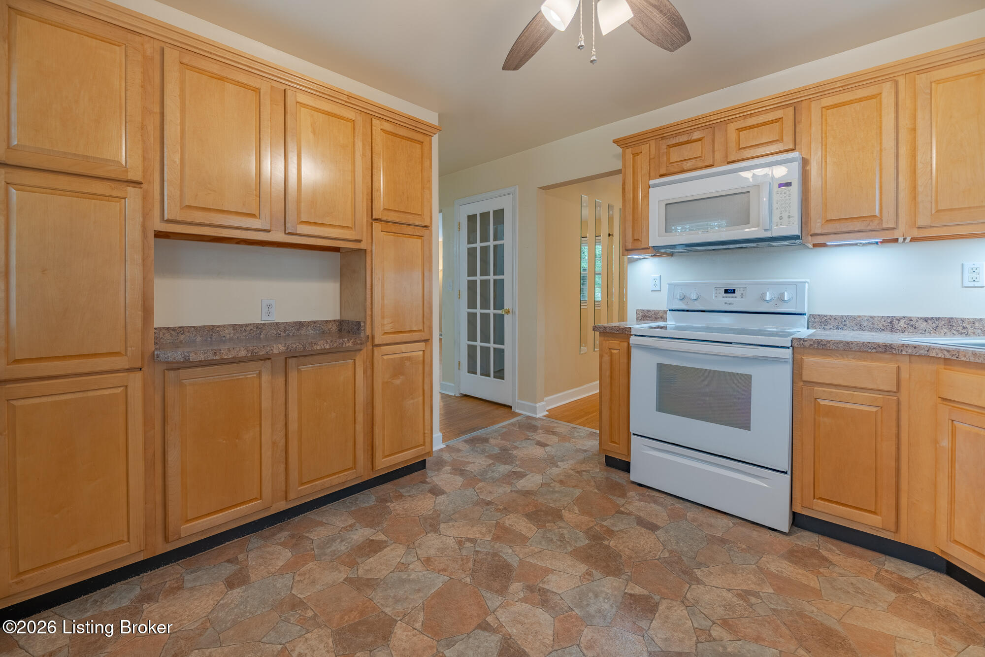 4814 Imperial Terrace Property Photo 14