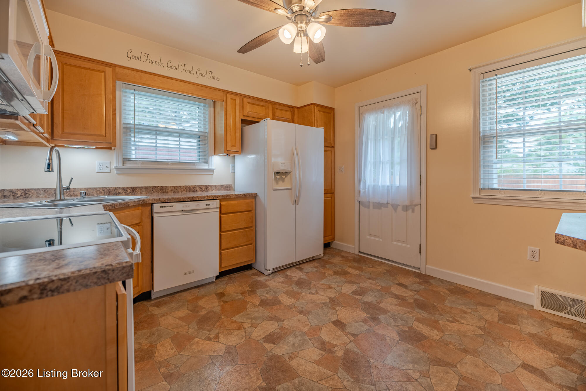4814 Imperial Terrace Property Photo 15