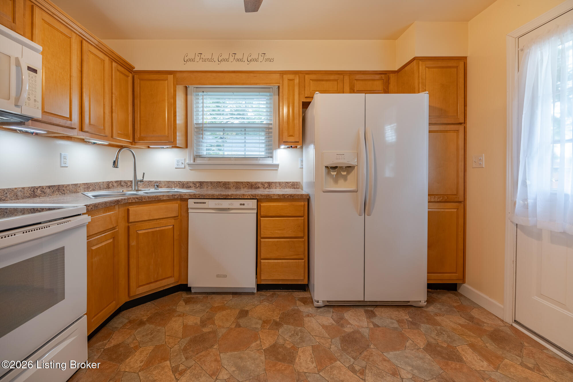 4814 Imperial Terrace Property Photo 16