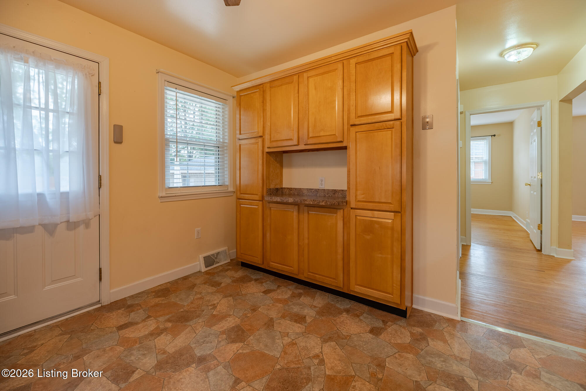 4814 Imperial Terrace Property Photo 17