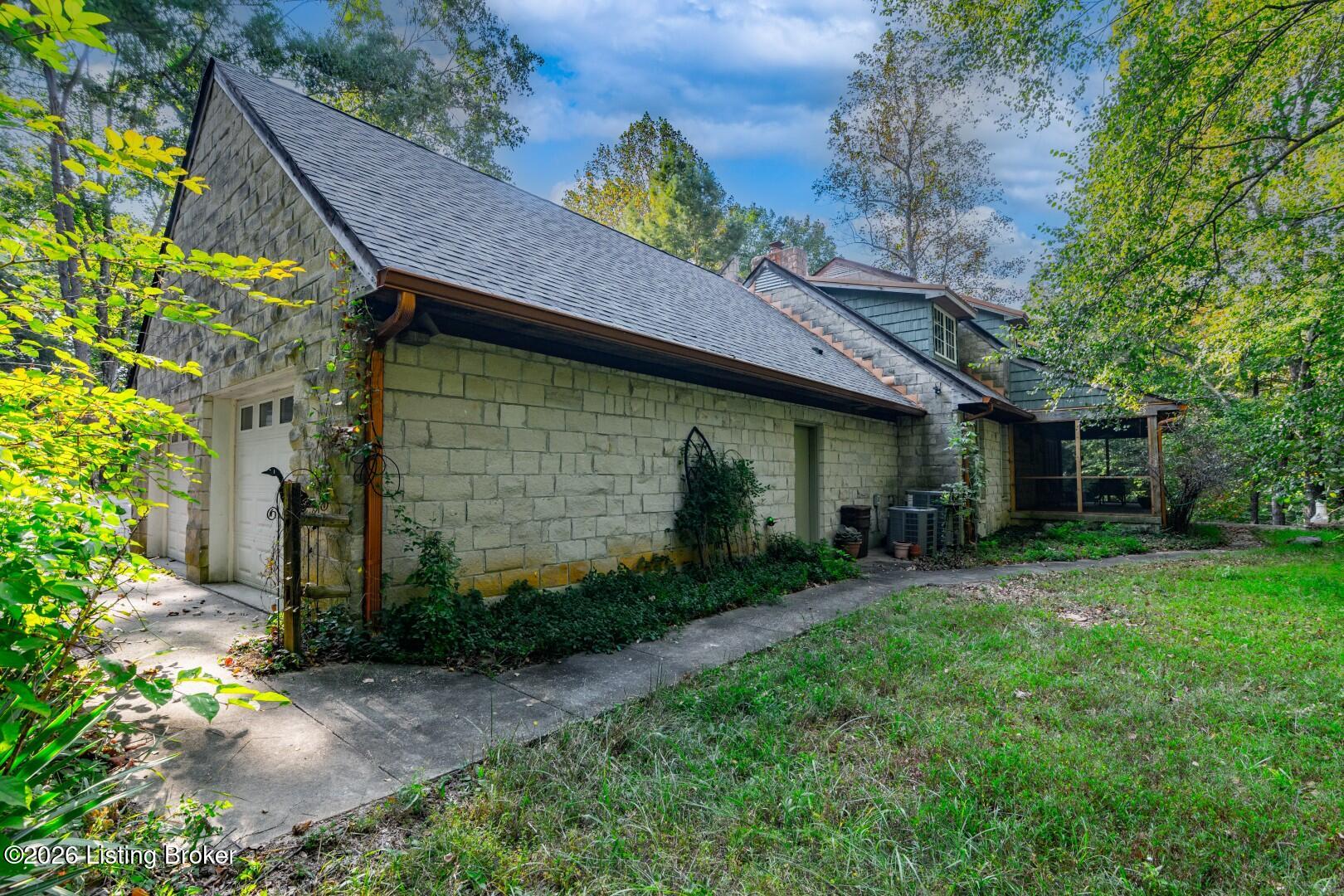 2028 Wooldridge Ferry Rd Property Photo 6