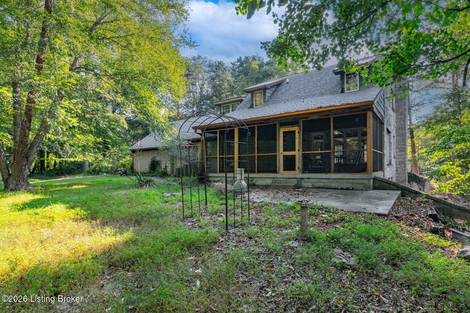 2028 Wooldridge Ferry Rd Property Photo 7